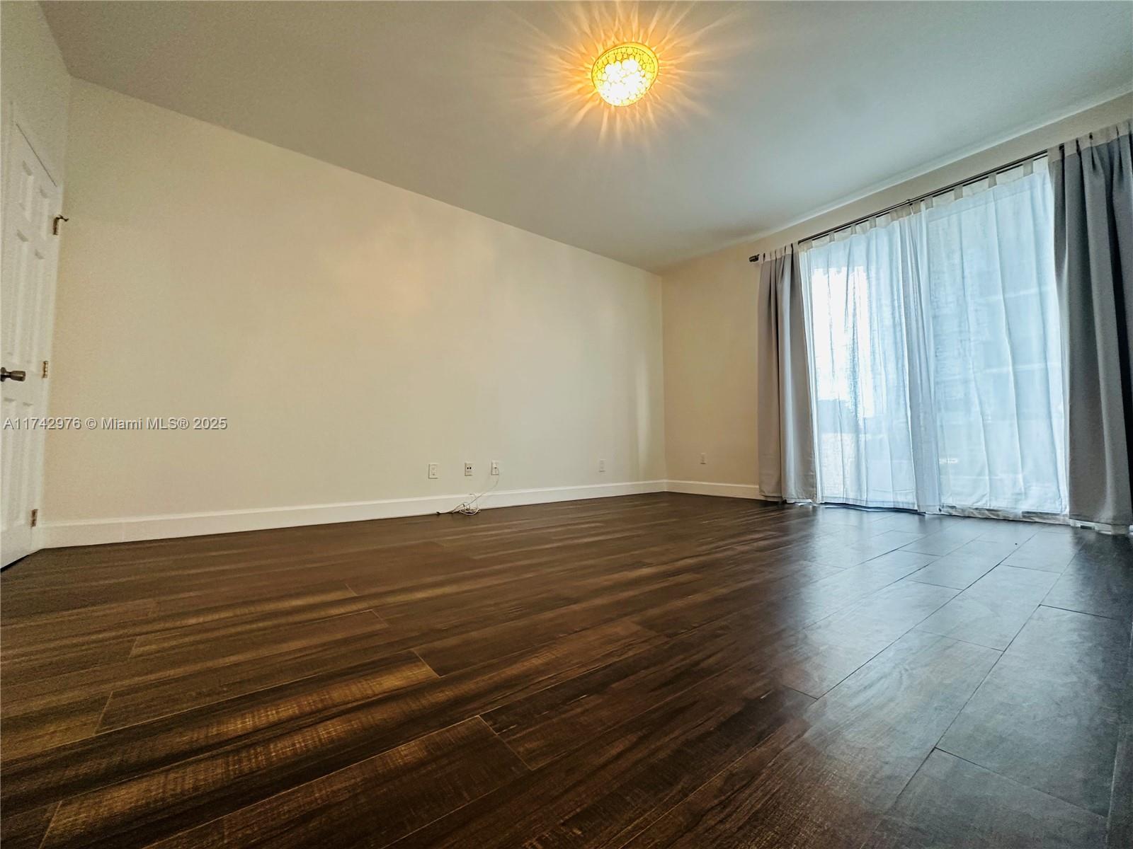 LE TRIANON CONDO - Residential Lease