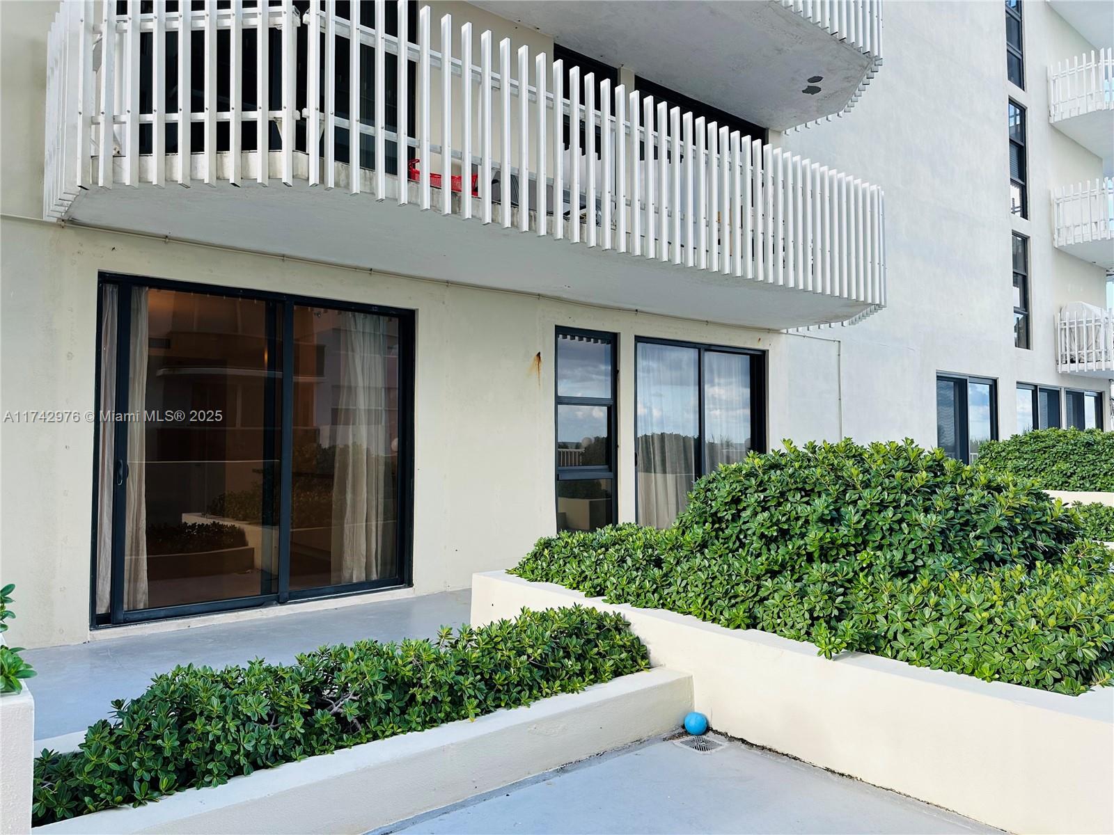 LE TRIANON CONDO - Residential Lease