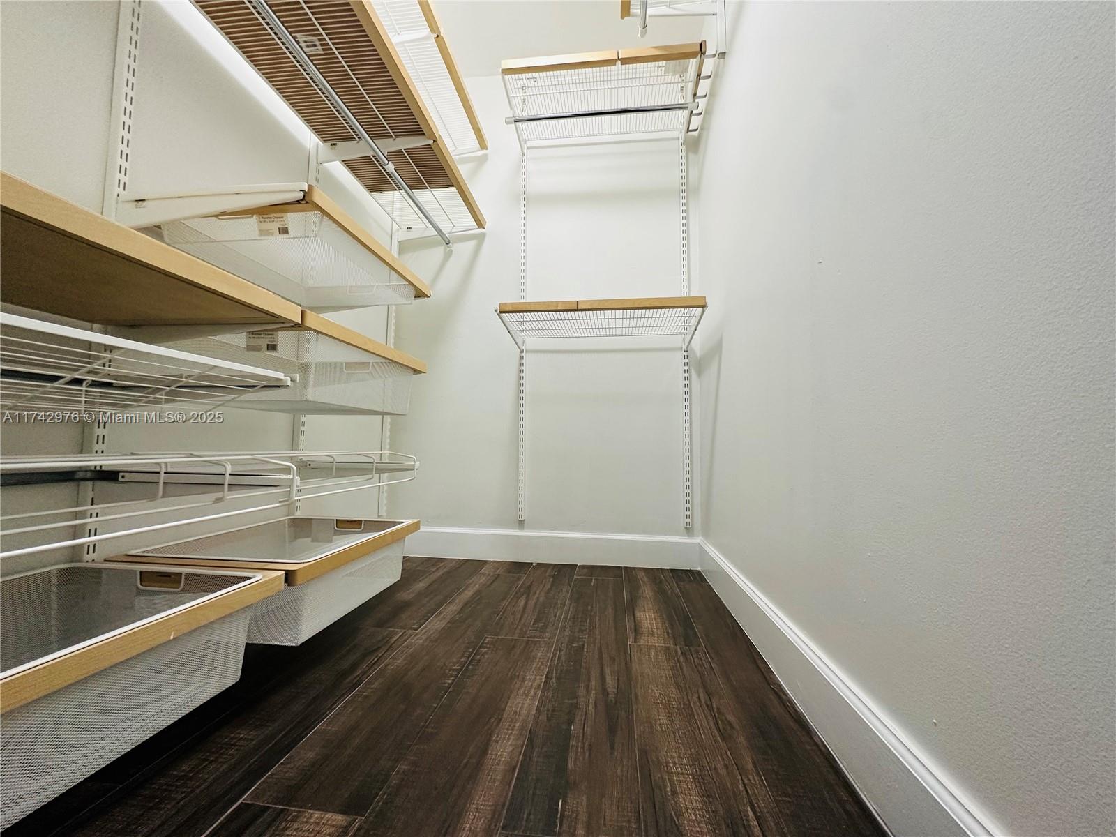 LE TRIANON CONDO - Residential Lease