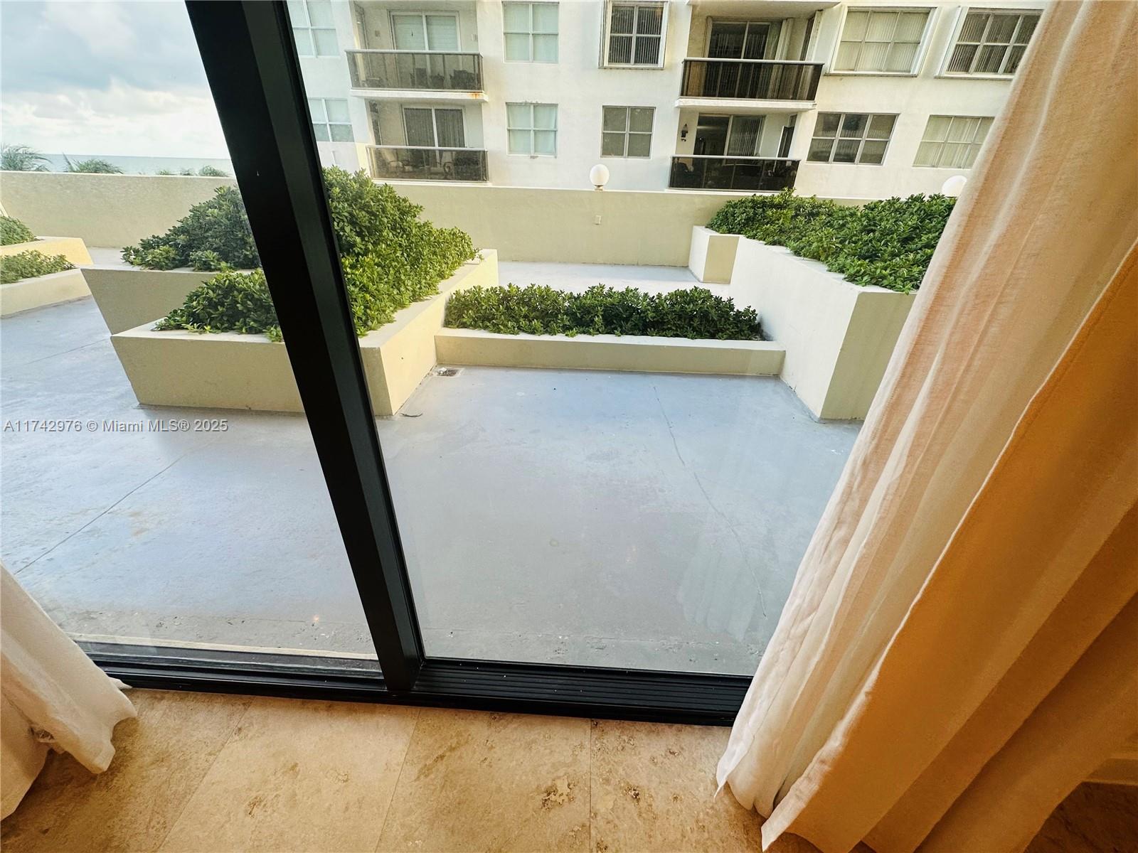 LE TRIANON CONDO - Residential Lease