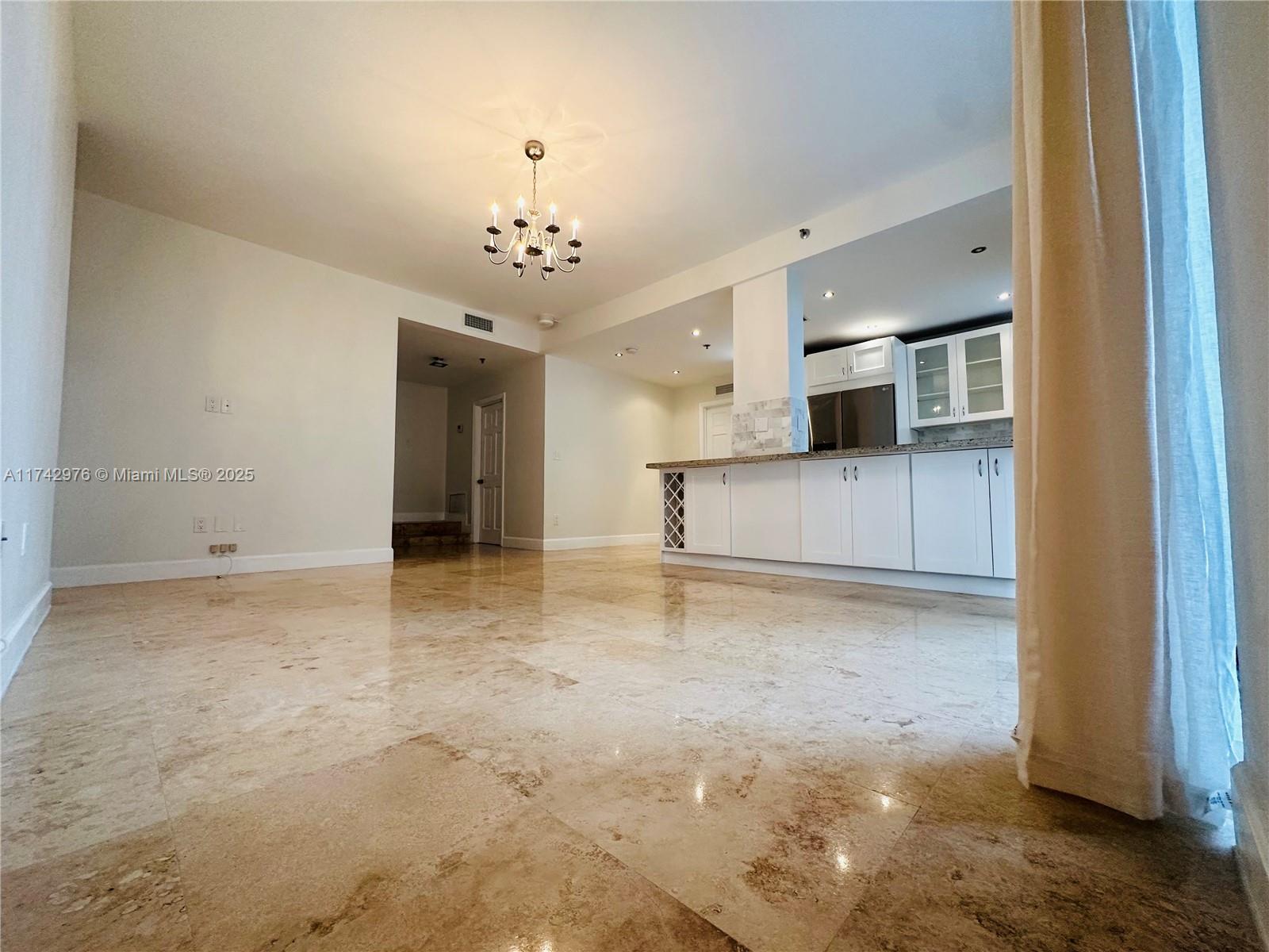 LE TRIANON CONDO - Residential Lease