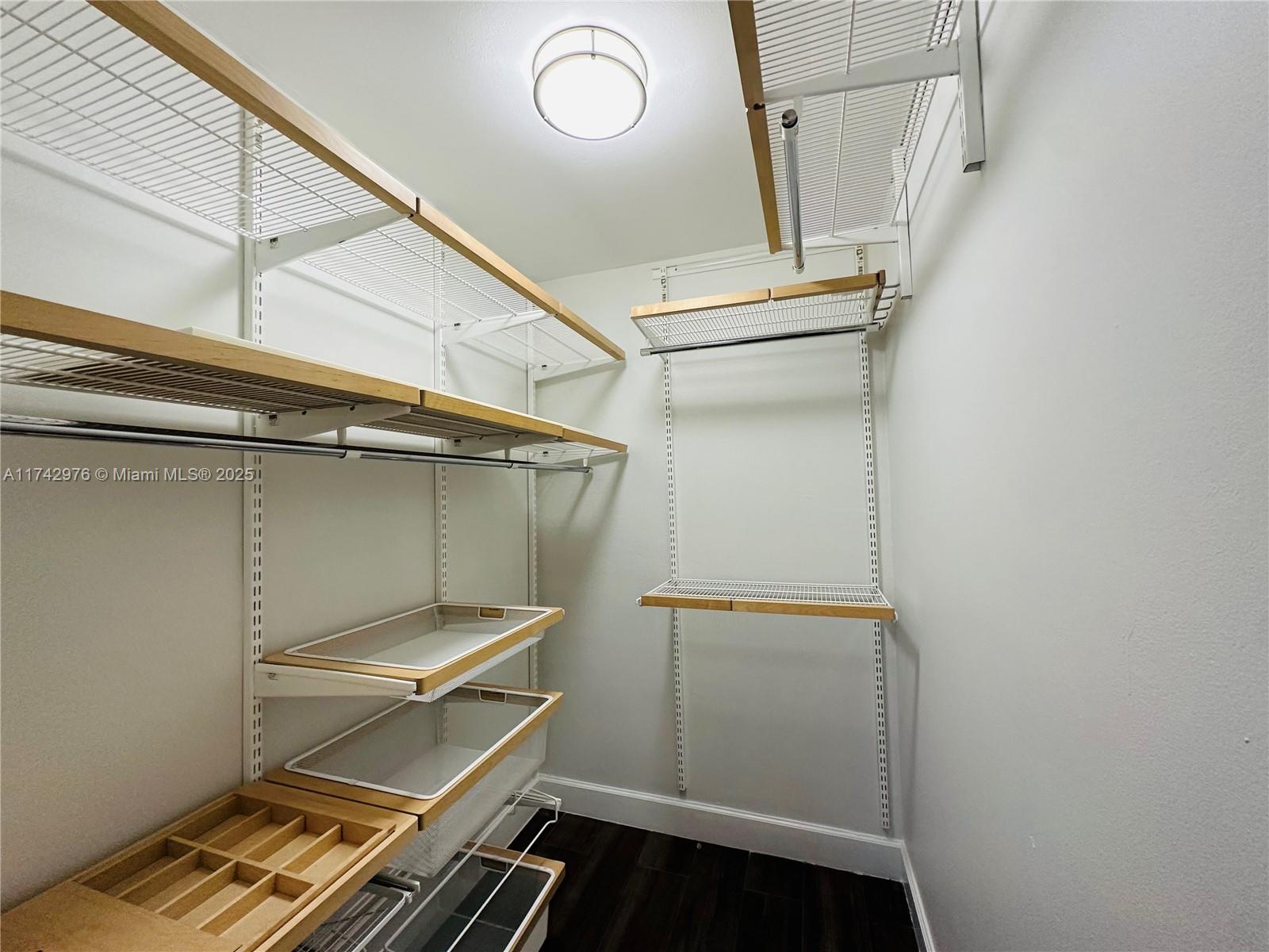 LE TRIANON CONDO - Residential Lease