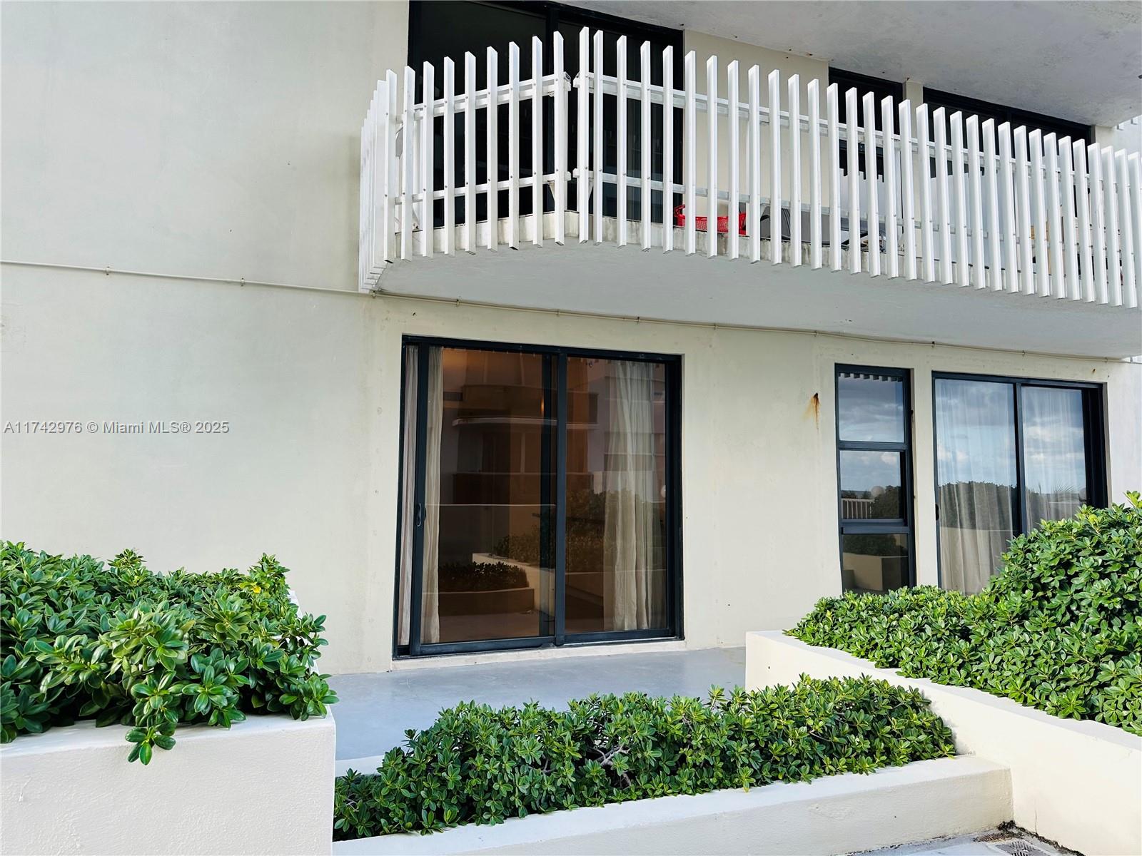 LE TRIANON CONDO - Residential Lease