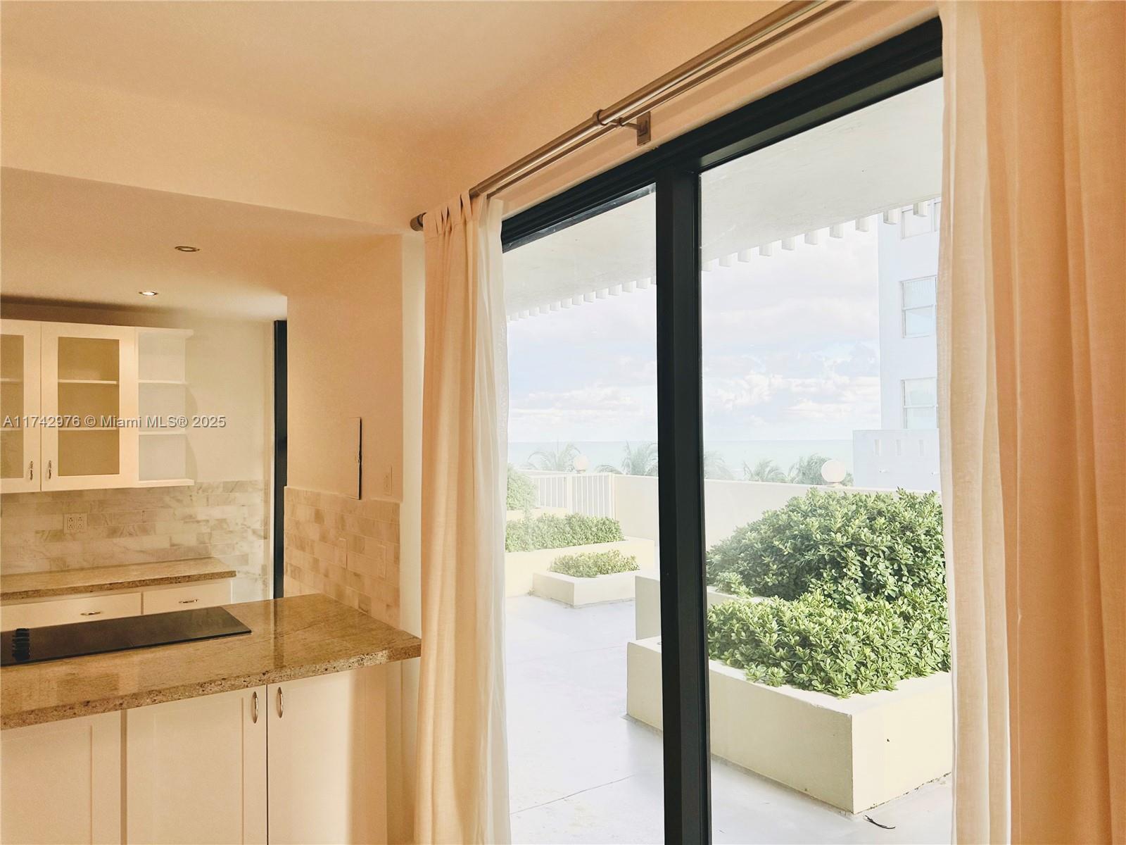LE TRIANON CONDO - Residential Lease
