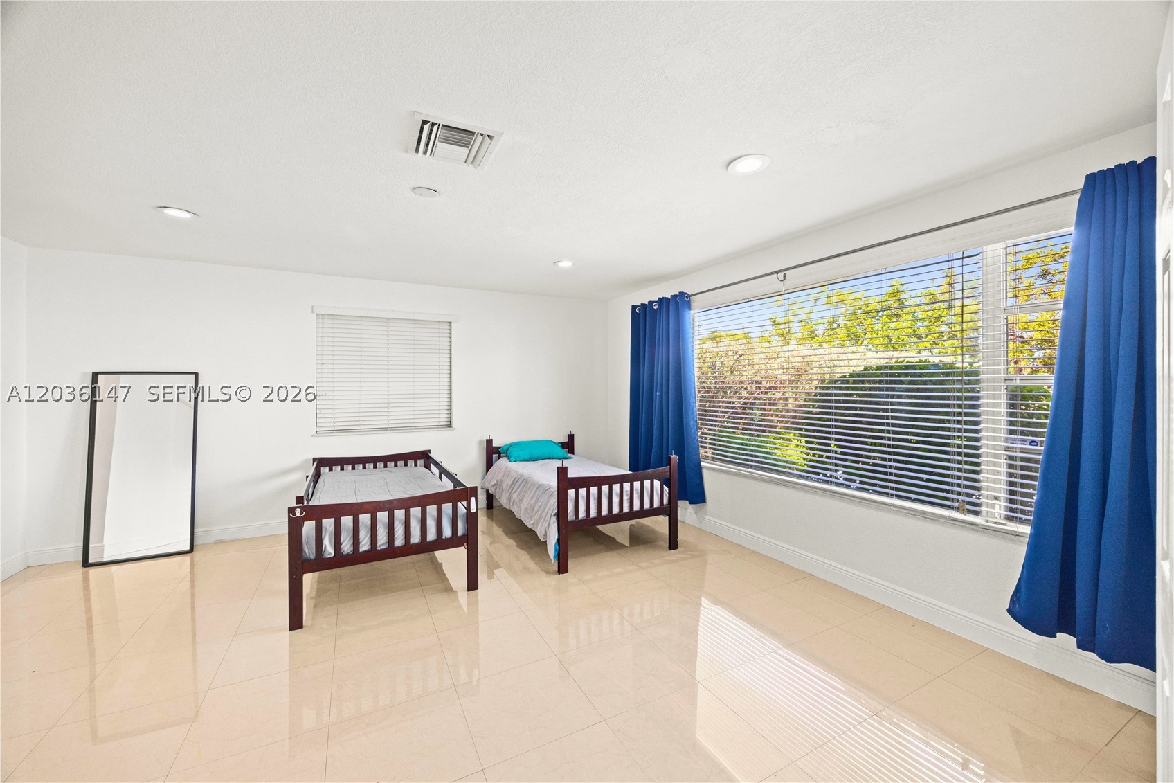 ROYAL PALM VISTA - Residential