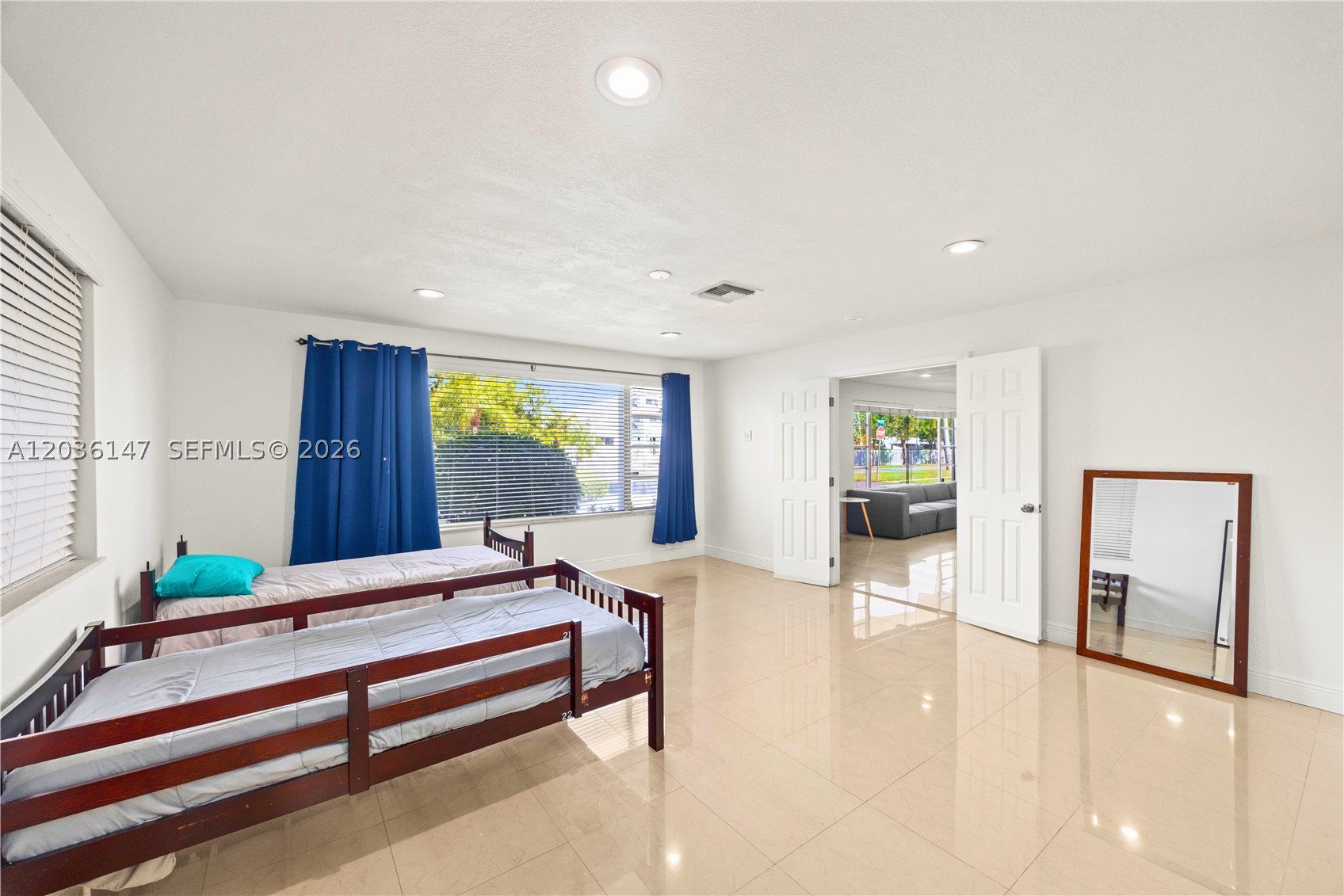 ROYAL PALM VISTA - Residential