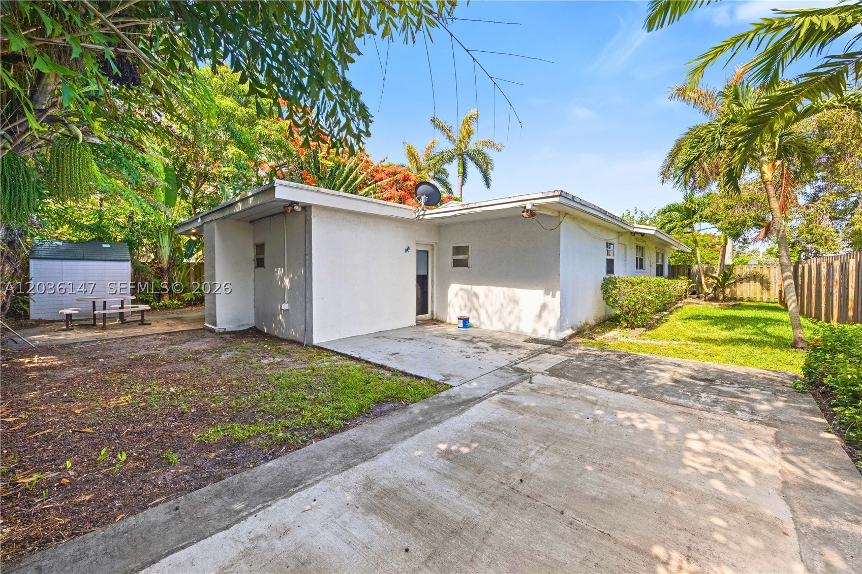 ROYAL PALM VISTA - Residential