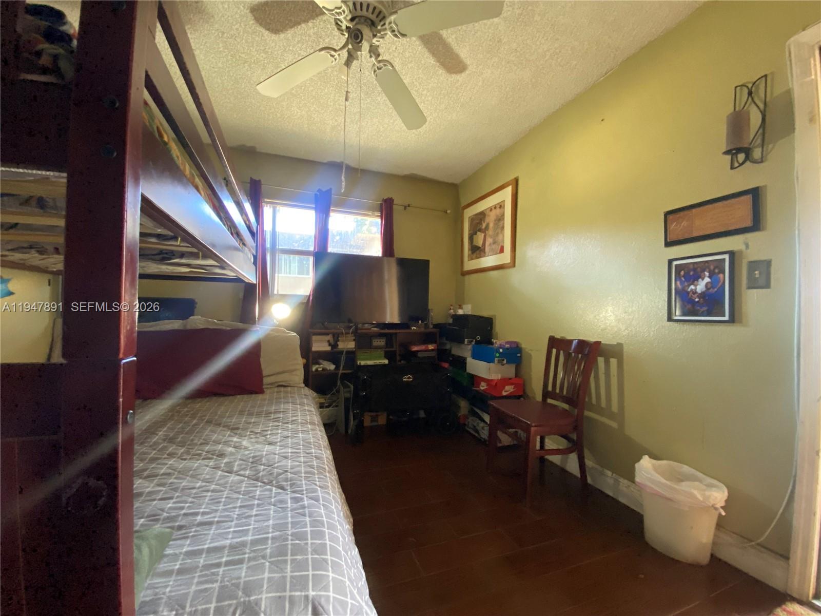 LAKESIDE CONDO AT LAUDERD - Residential