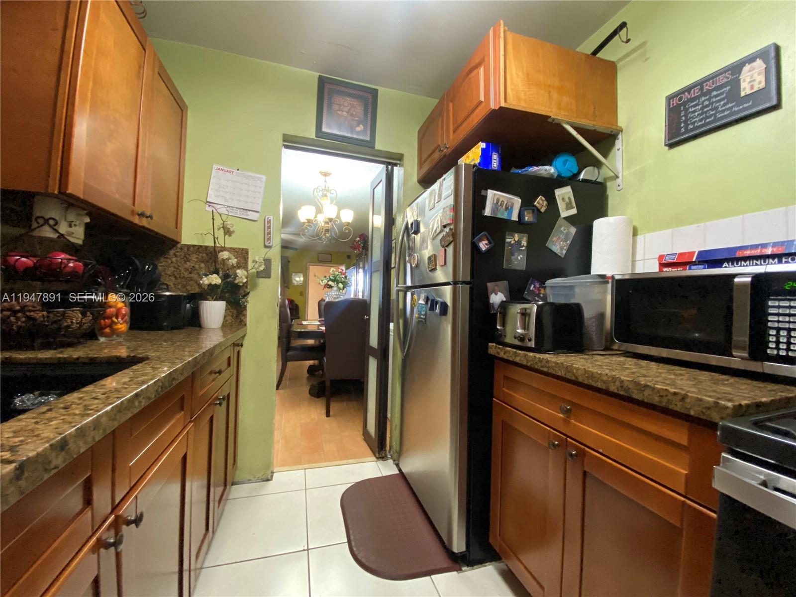 LAKESIDE CONDO AT LAUDERD - Residential