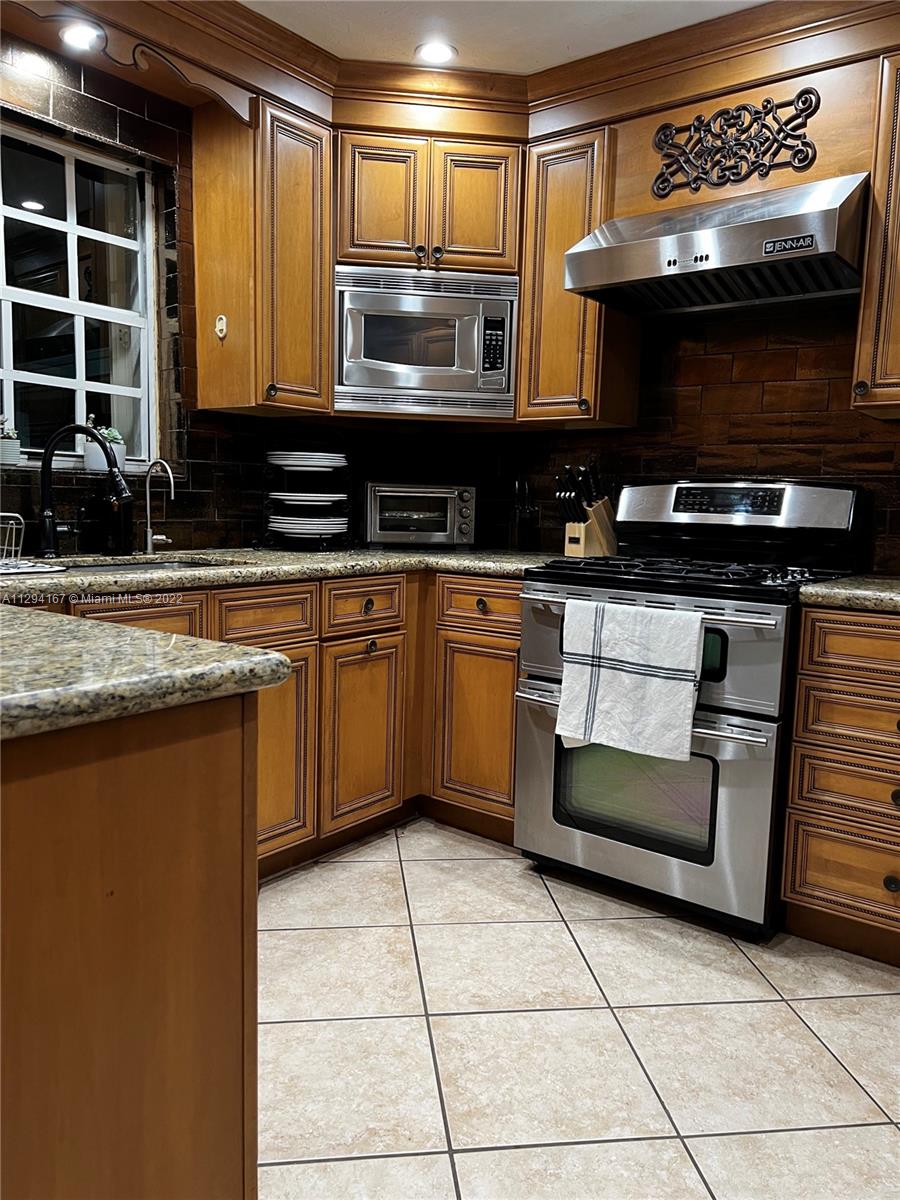 TAMIAMI ACRES PLAN 1 - Residential Lease