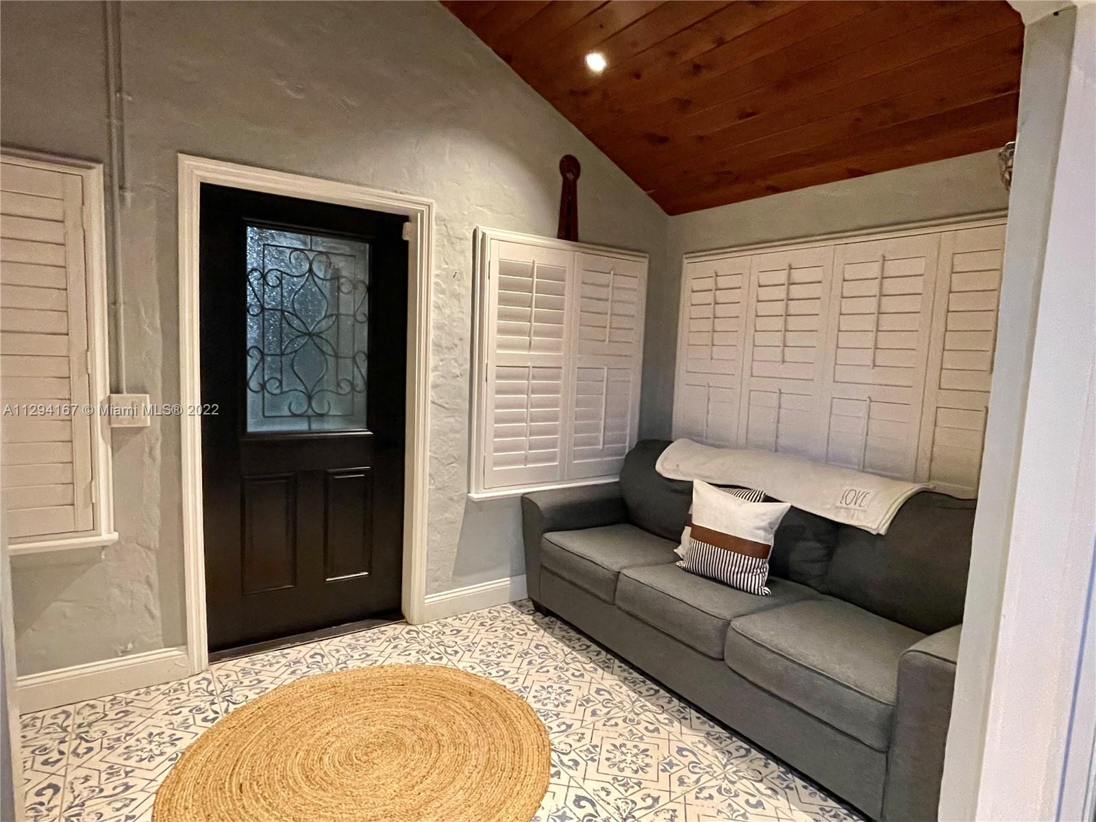 TAMIAMI ACRES PLAN 1 - Residential Lease