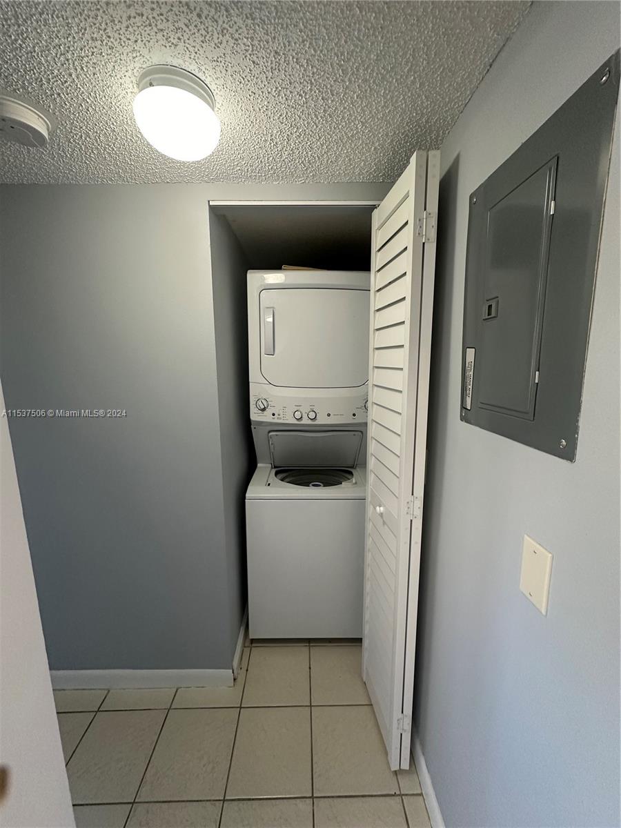 LAKESHORE CONDO I - Residential Lease