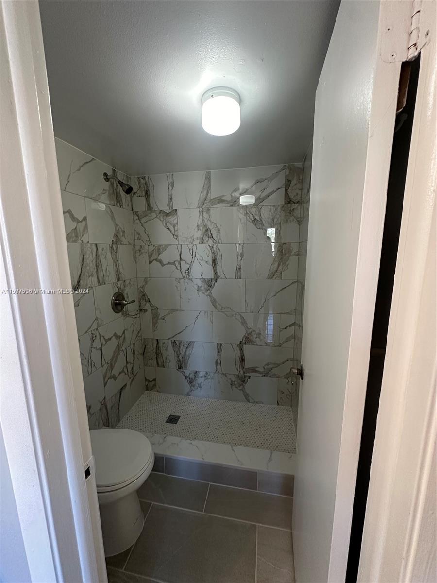 LAKESHORE CONDO I - Residential Lease