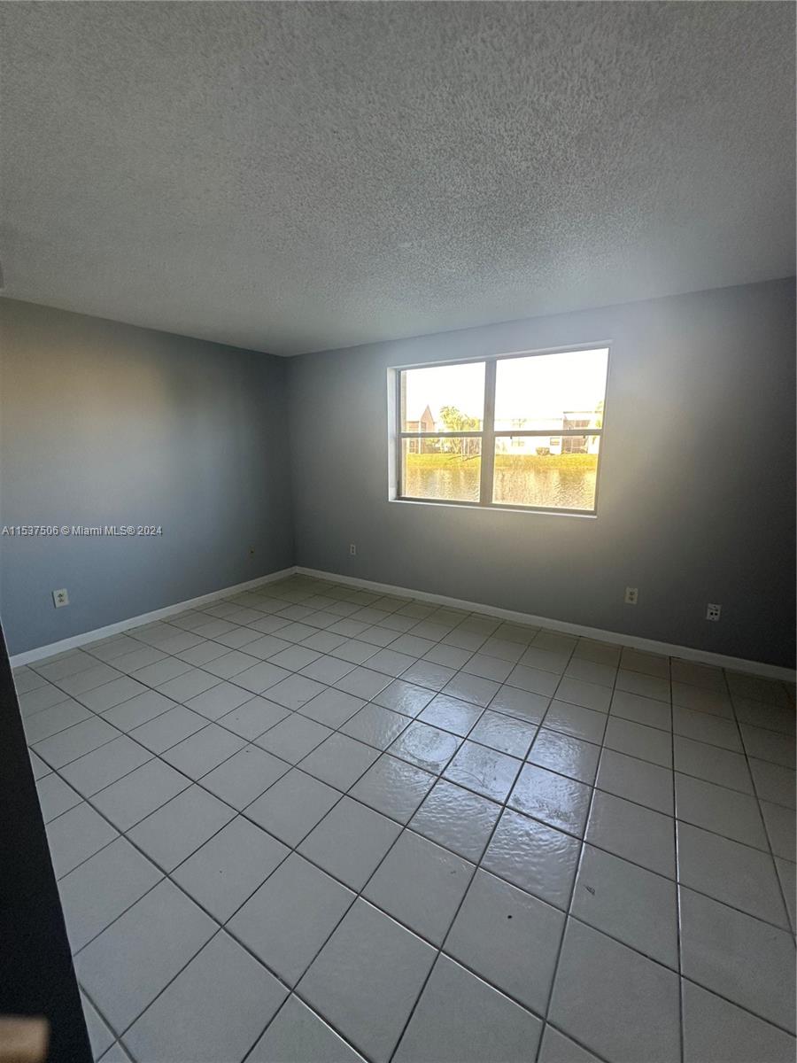 LAKESHORE CONDO I - Residential Lease