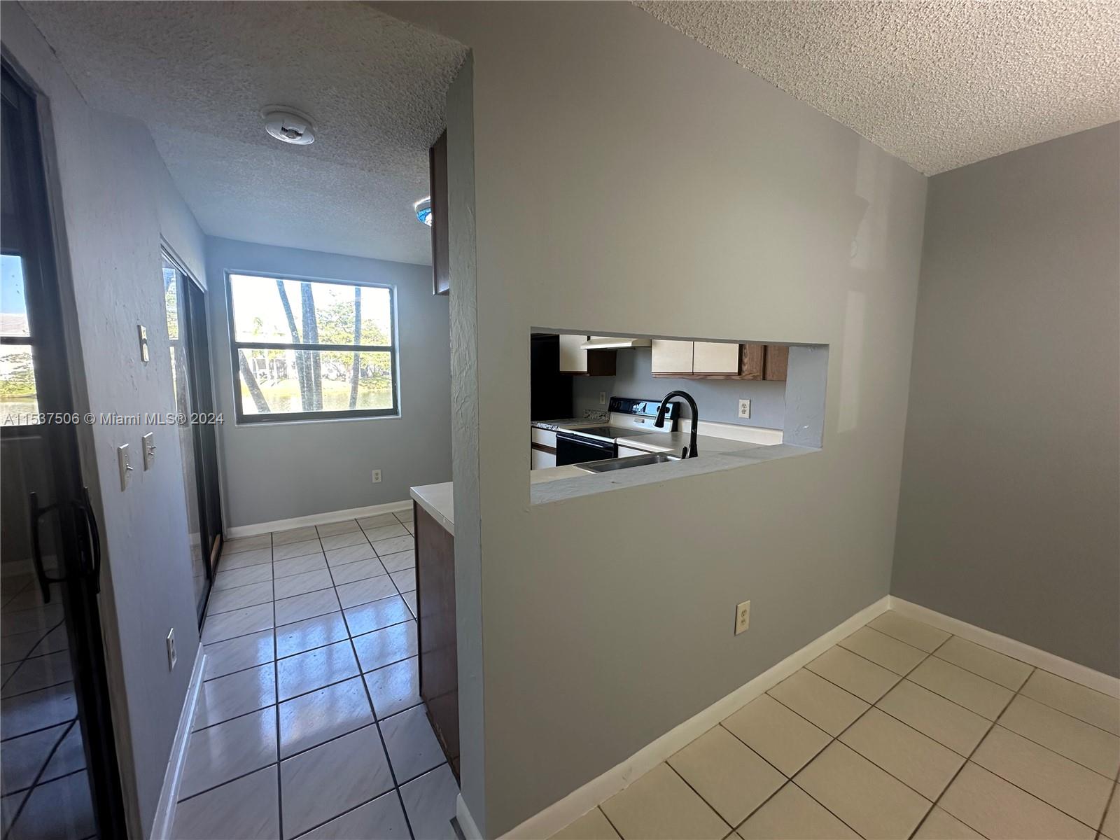 LAKESHORE CONDO I - Residential Lease
