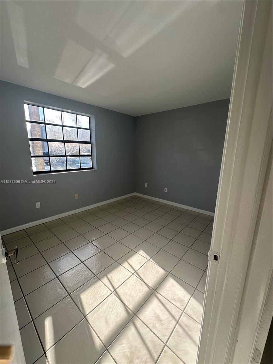 LAKESHORE CONDO I - Residential Lease