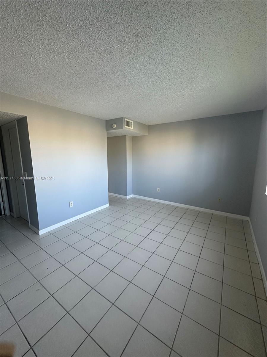 LAKESHORE CONDO I - Residential Lease