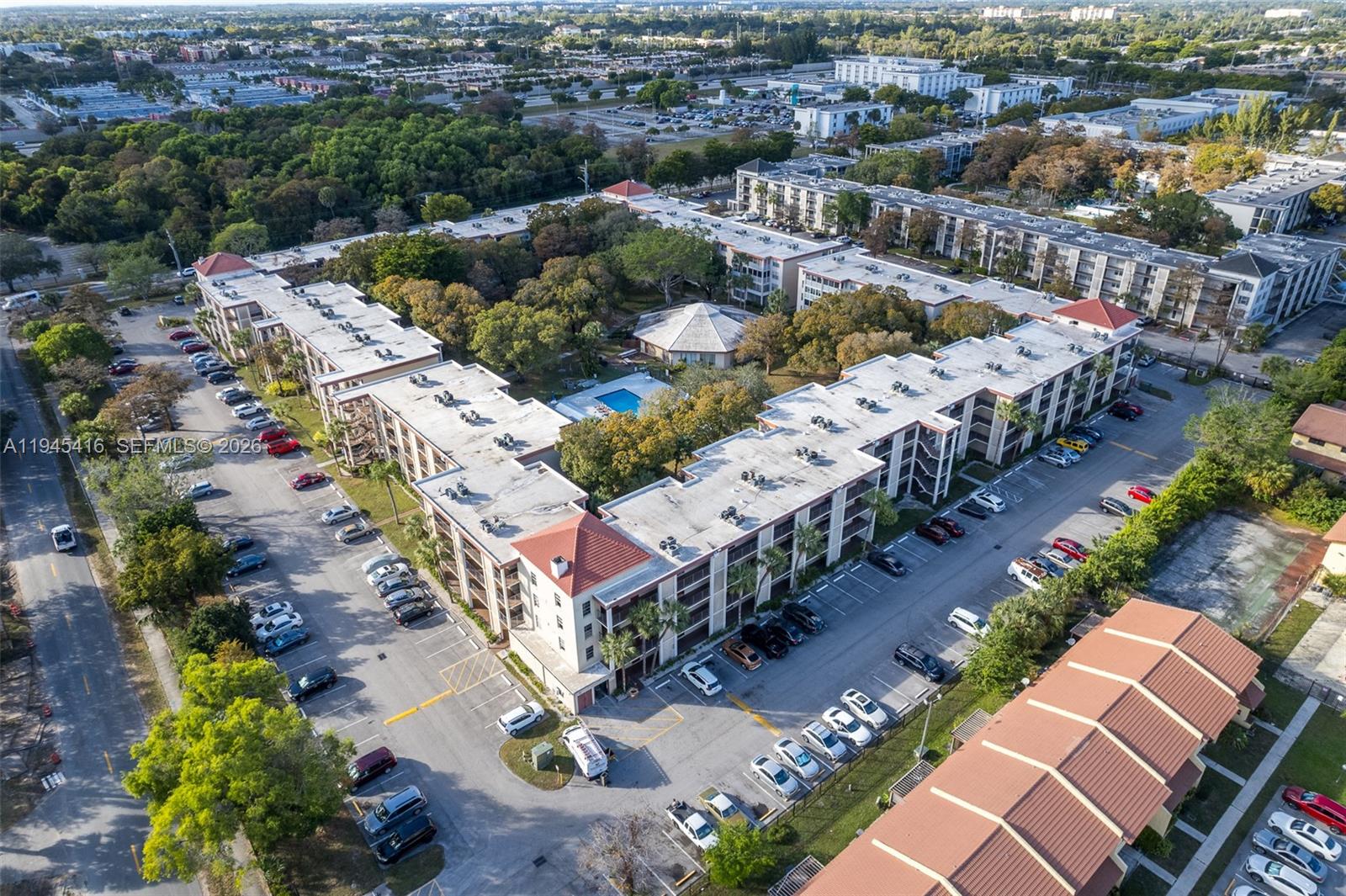 CYPRESS CHASE CONDO NO 8 - Residential