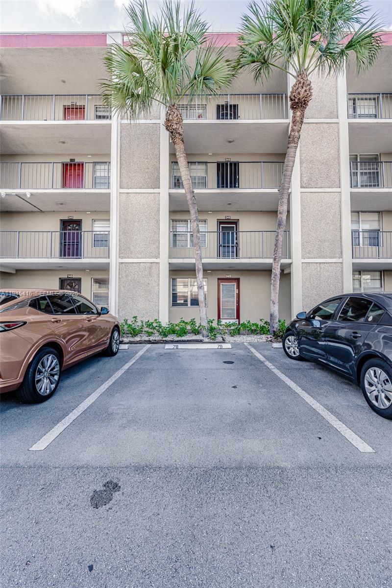 CYPRESS CHASE CONDO NO 8 - Residential