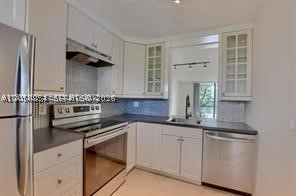 VILLAS AT MEADOW LAKES CO - Residential Lease