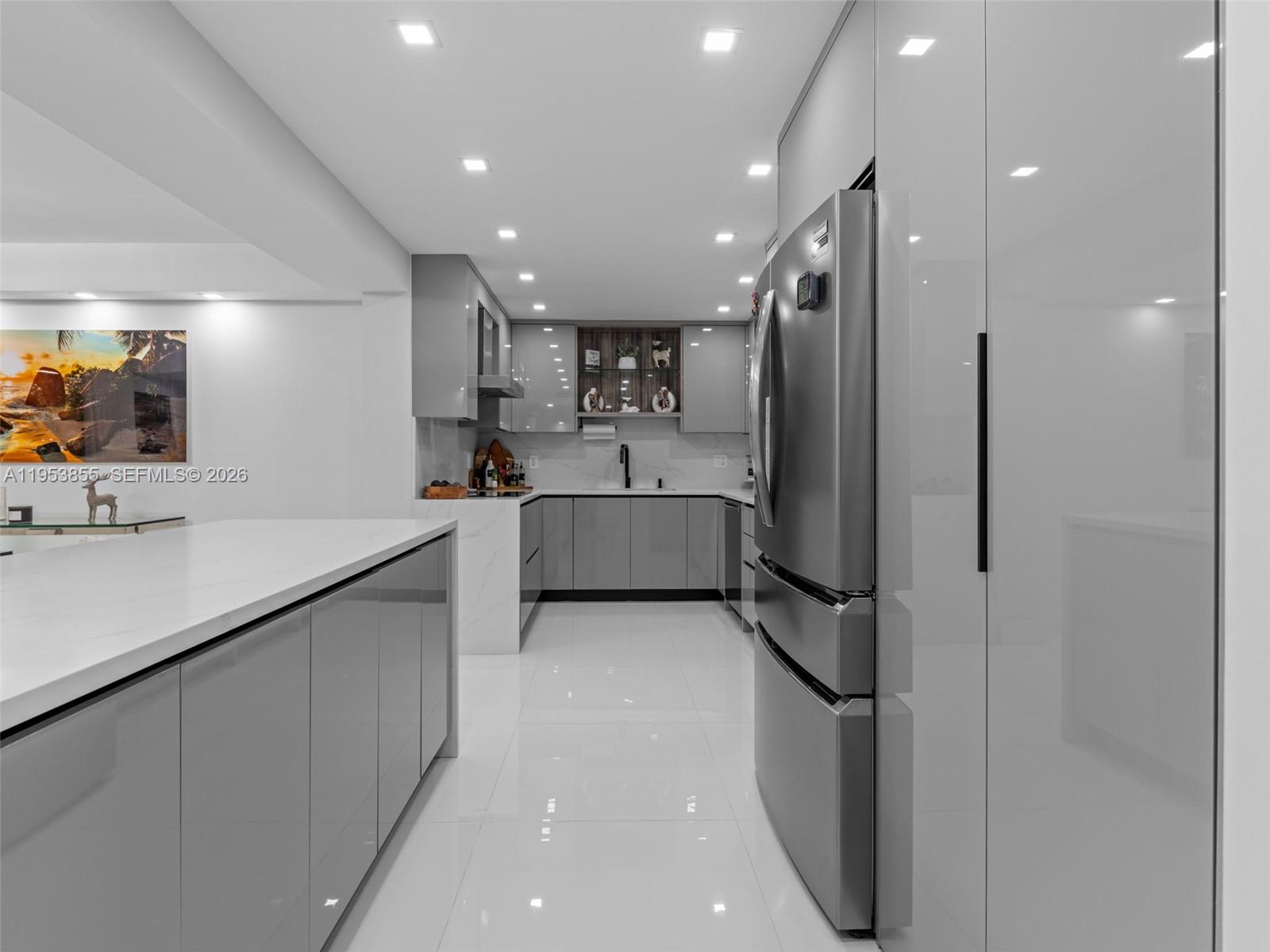 TOWERS OF KENDALE LAKES C - Residential