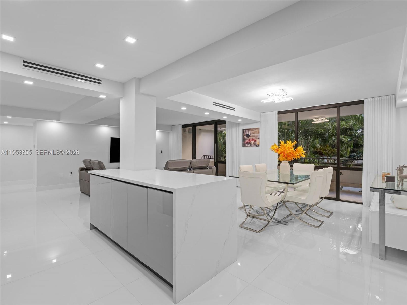 TOWERS OF KENDALE LAKES C - Residential