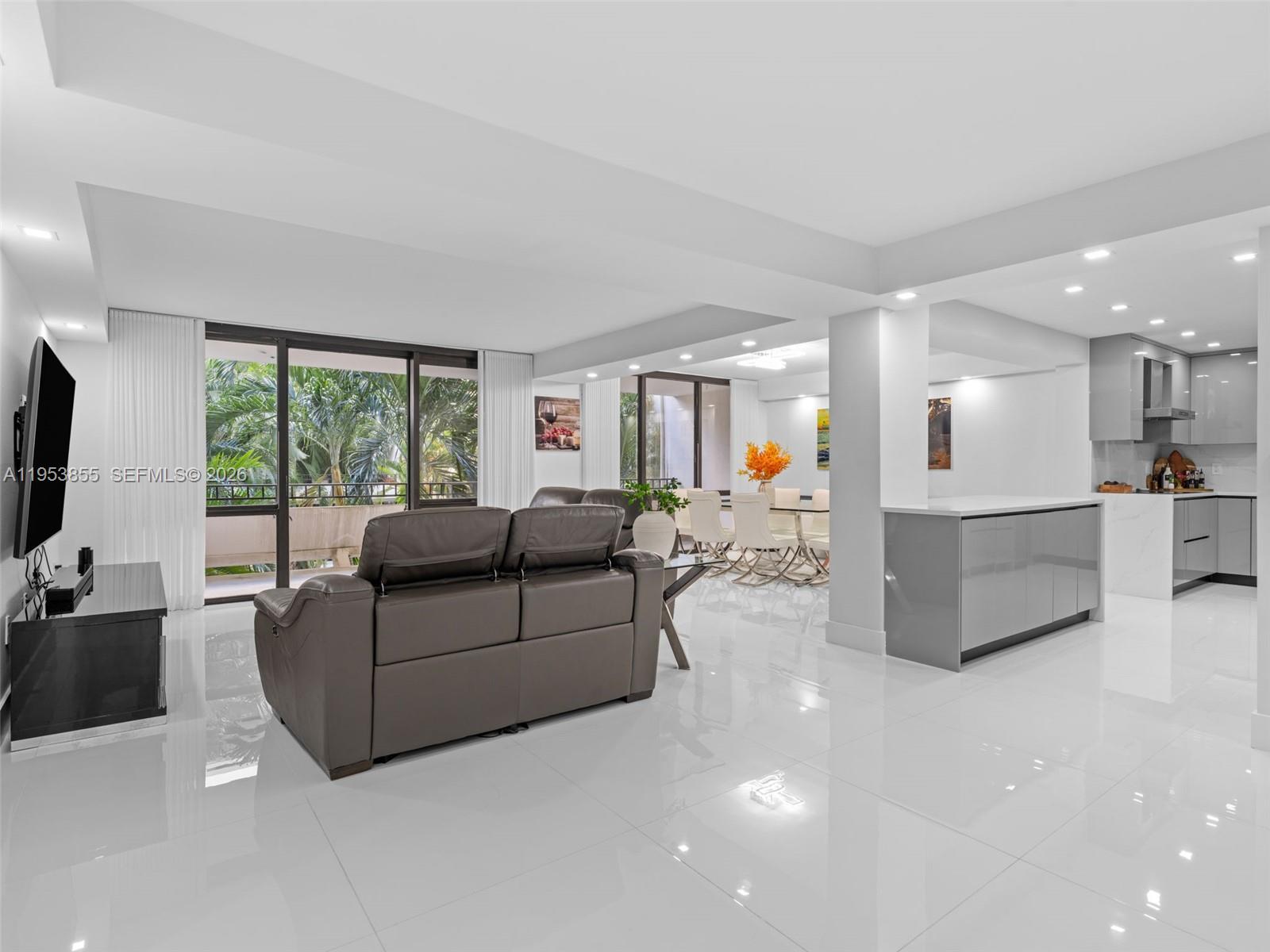 TOWERS OF KENDALE LAKES C - Residential