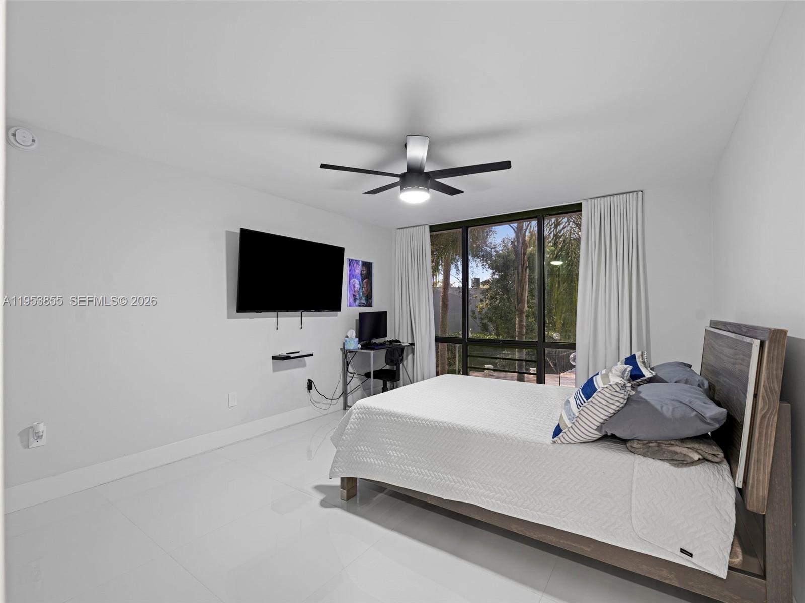 TOWERS OF KENDALE LAKES C - Residential
