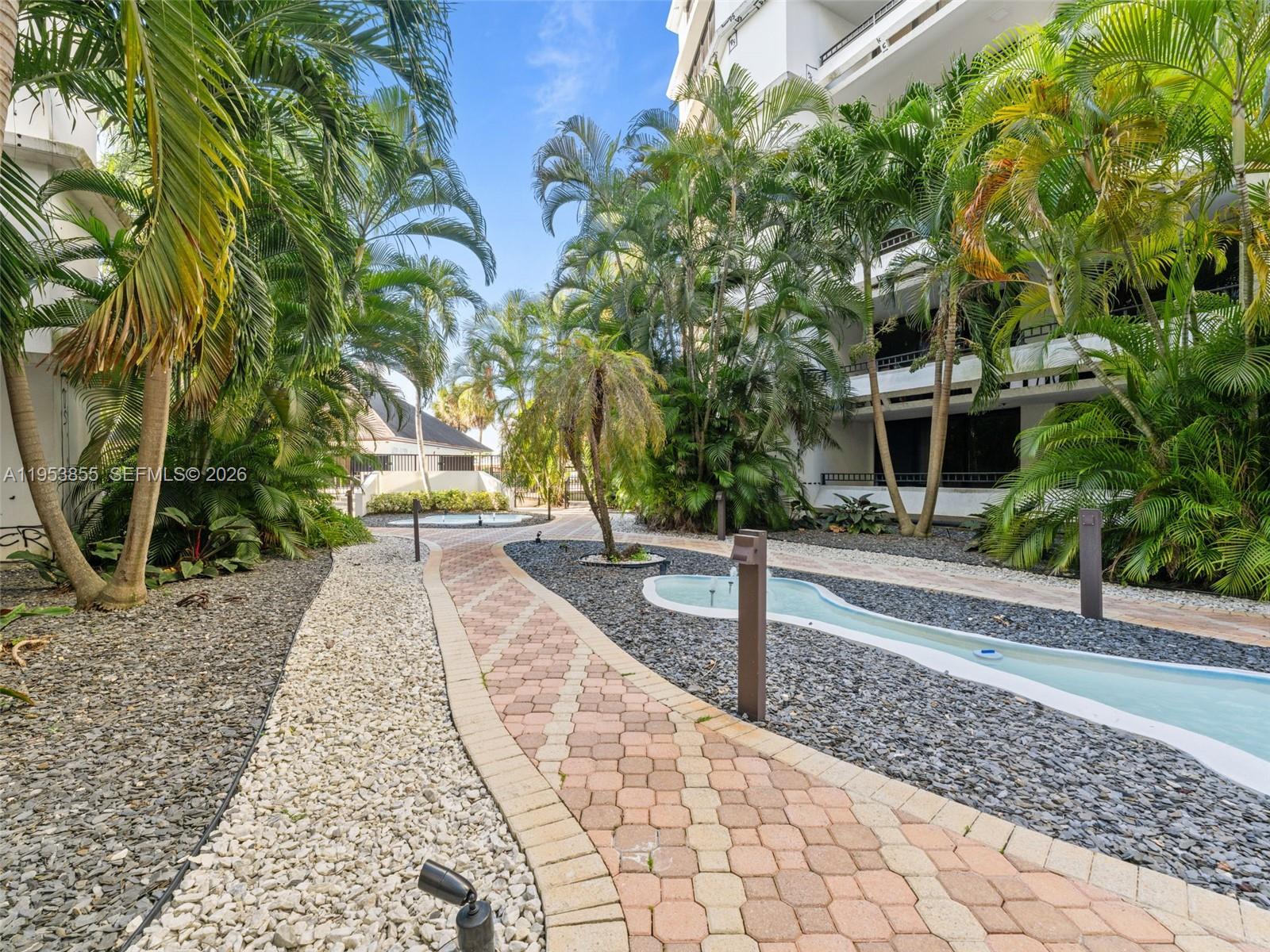 TOWERS OF KENDALE LAKES C - Residential