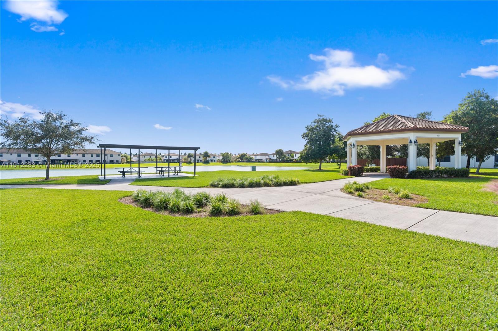 COCO PALM ESTATES - Residential