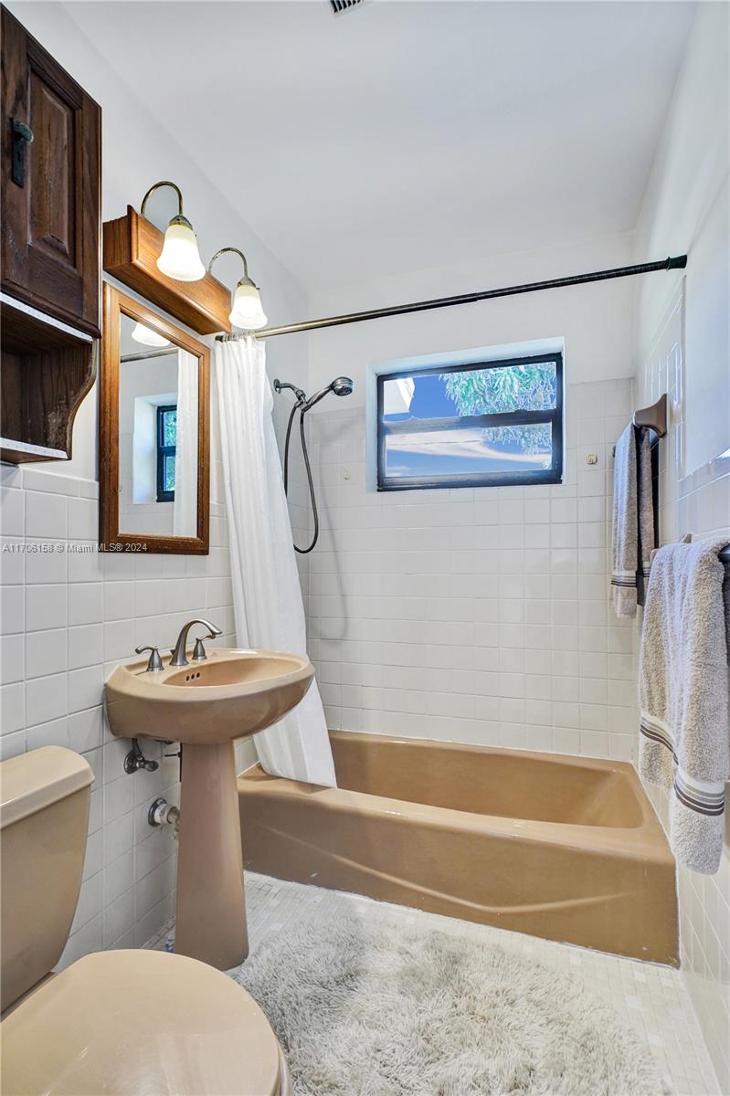 UNIT 1 MONTICELLO PARK - Residential