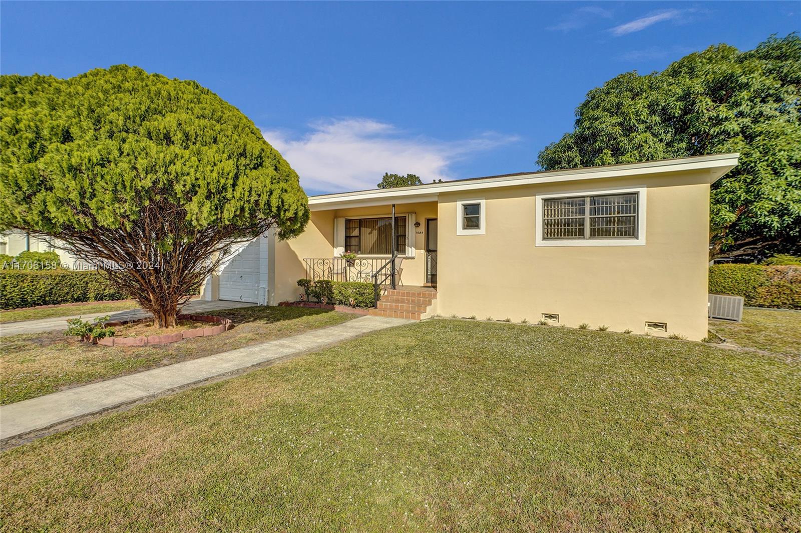 UNIT 1 MONTICELLO PARK - Residential