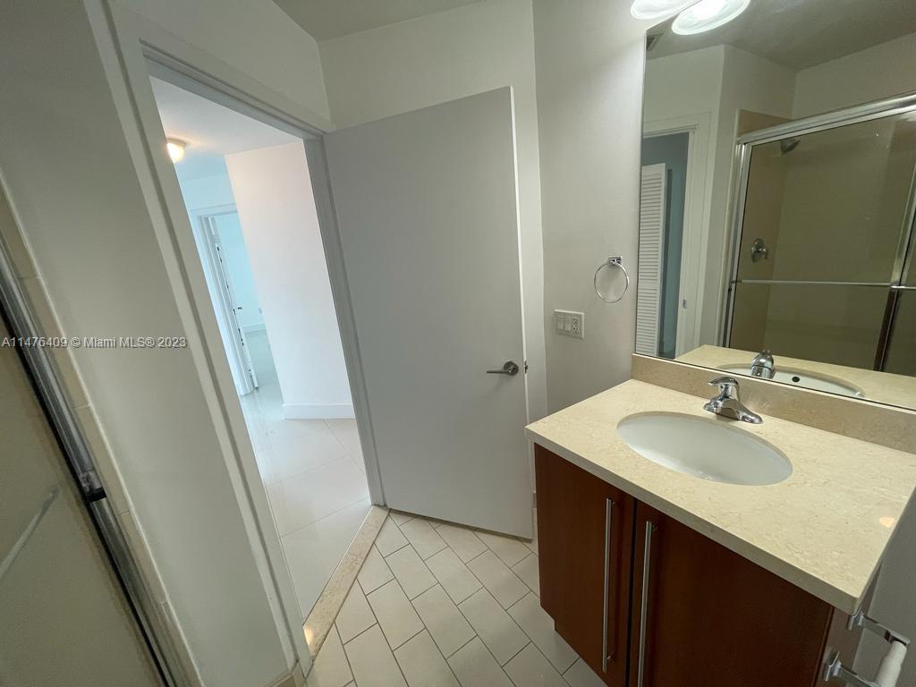 THE AXIS ON BRICKELL II C - Residential Lease