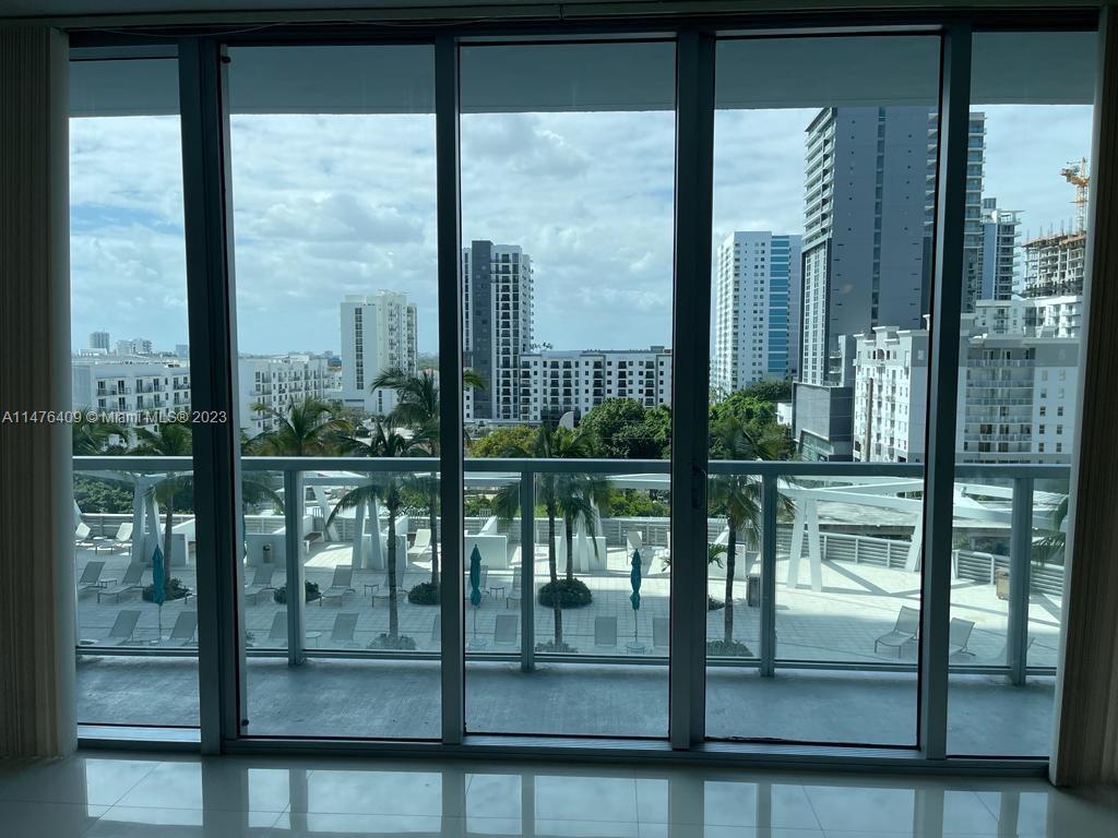 BEAUTIFUL & SPACIOUS 2/2 CORNER UNIT WITH WHITE PORCELAIN FLOORS THROUGHOUT & WRAP AROUND BALCONY. FRESHLY PAINTED.WIDE OPEN WEST VIEWS. FULLY EQUIPPED WITH EURO KITCHEN, STAINLESS STEEL APPLIANCES, GRANITE COUNTER TOPS. AMMENITIES INCLUDE MODERN GYM, YOGA ROOM , INFINITY EDGE POOL AND CLUB ROOM. LOCATED IN SOUGHT AFTER BRICKELL CITY CENTER...WALK TO RESTAURANTS & SHOPS. A MUST SEE!!! EASY TO SHOW