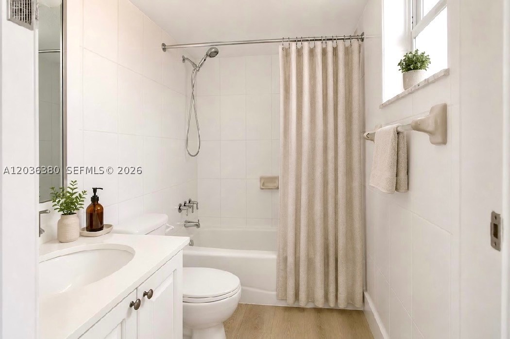 VILLA NAVARRA CONDO - Residential Lease