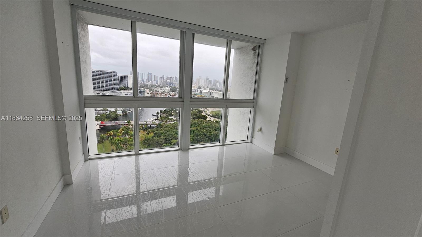 TERRAZAS RIVERPARK VILLAG - Residential