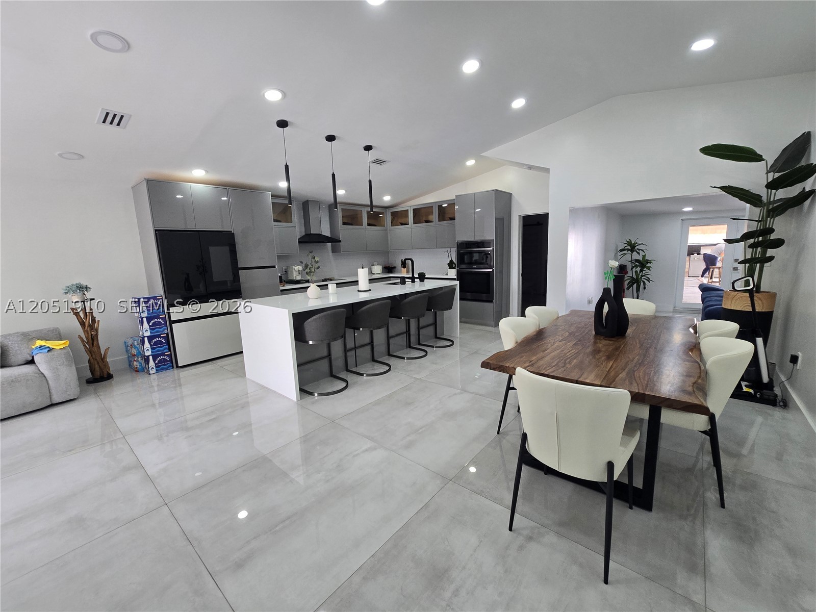 OAK RIDGE VILLAS SEC 1 RE - Residential Lease