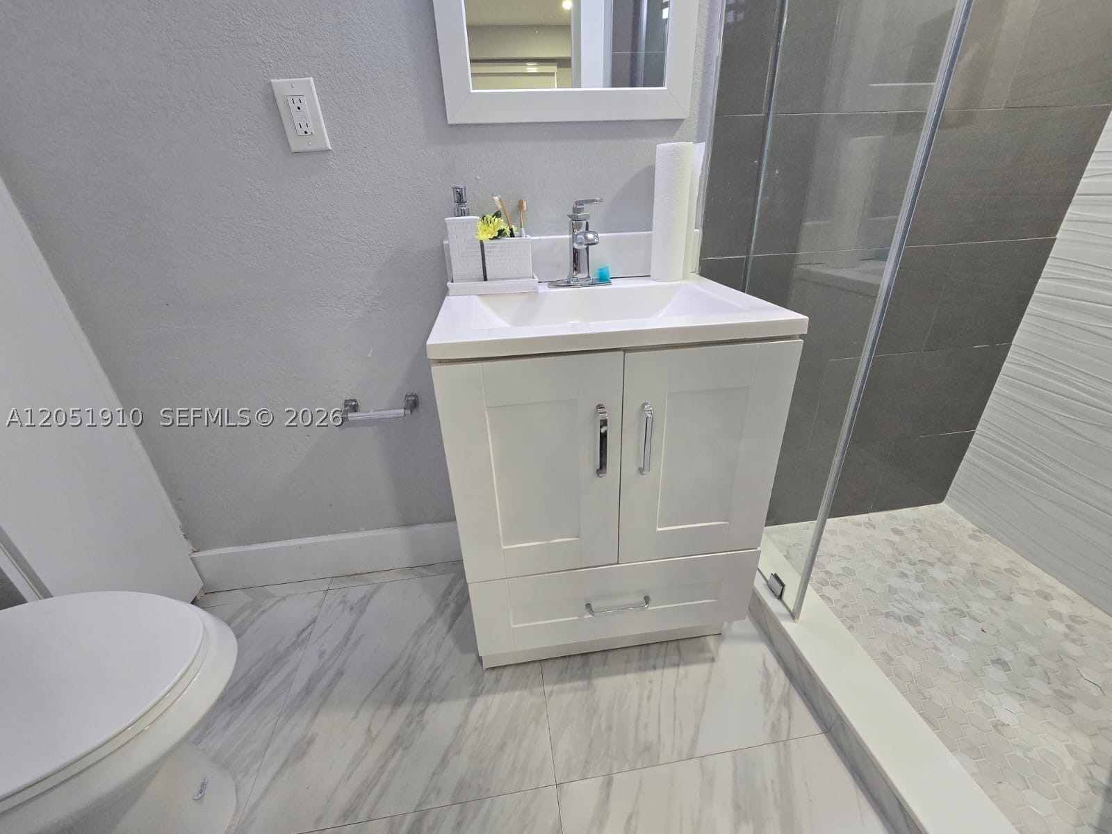 OAK RIDGE VILLAS SEC 1 RE - Residential Lease
