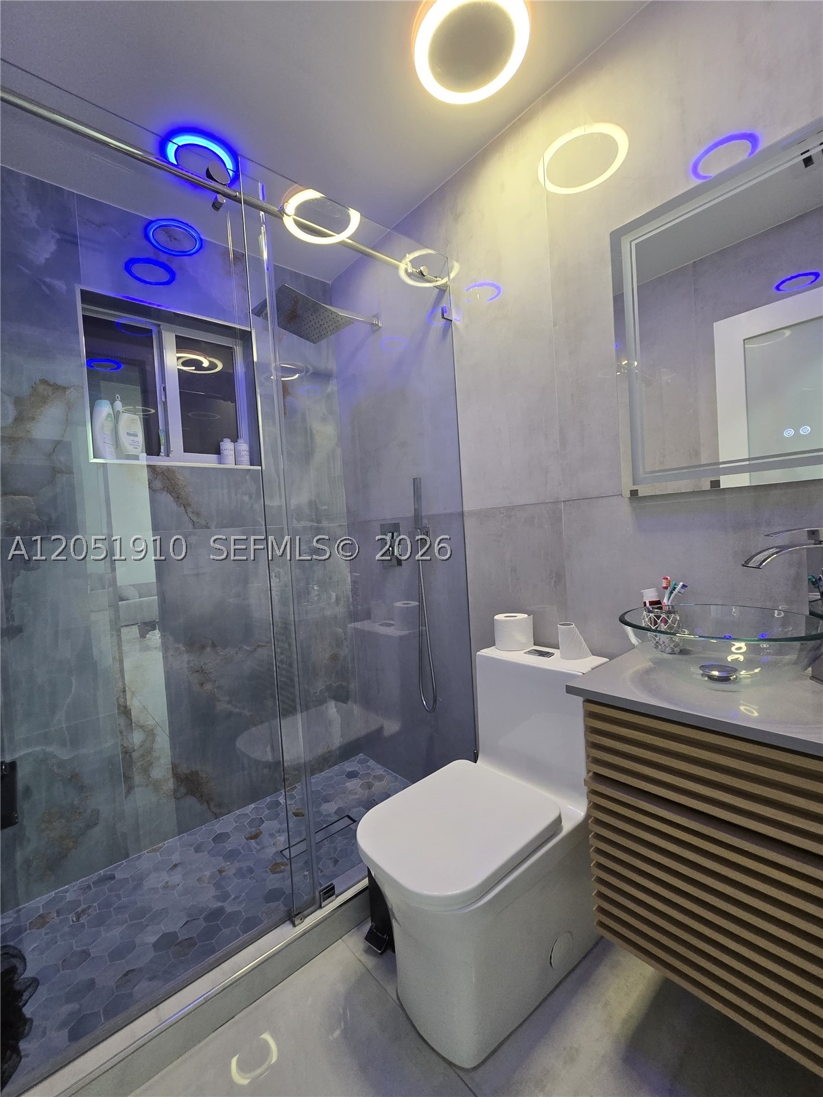 OAK RIDGE VILLAS SEC 1 RE - Residential Lease
