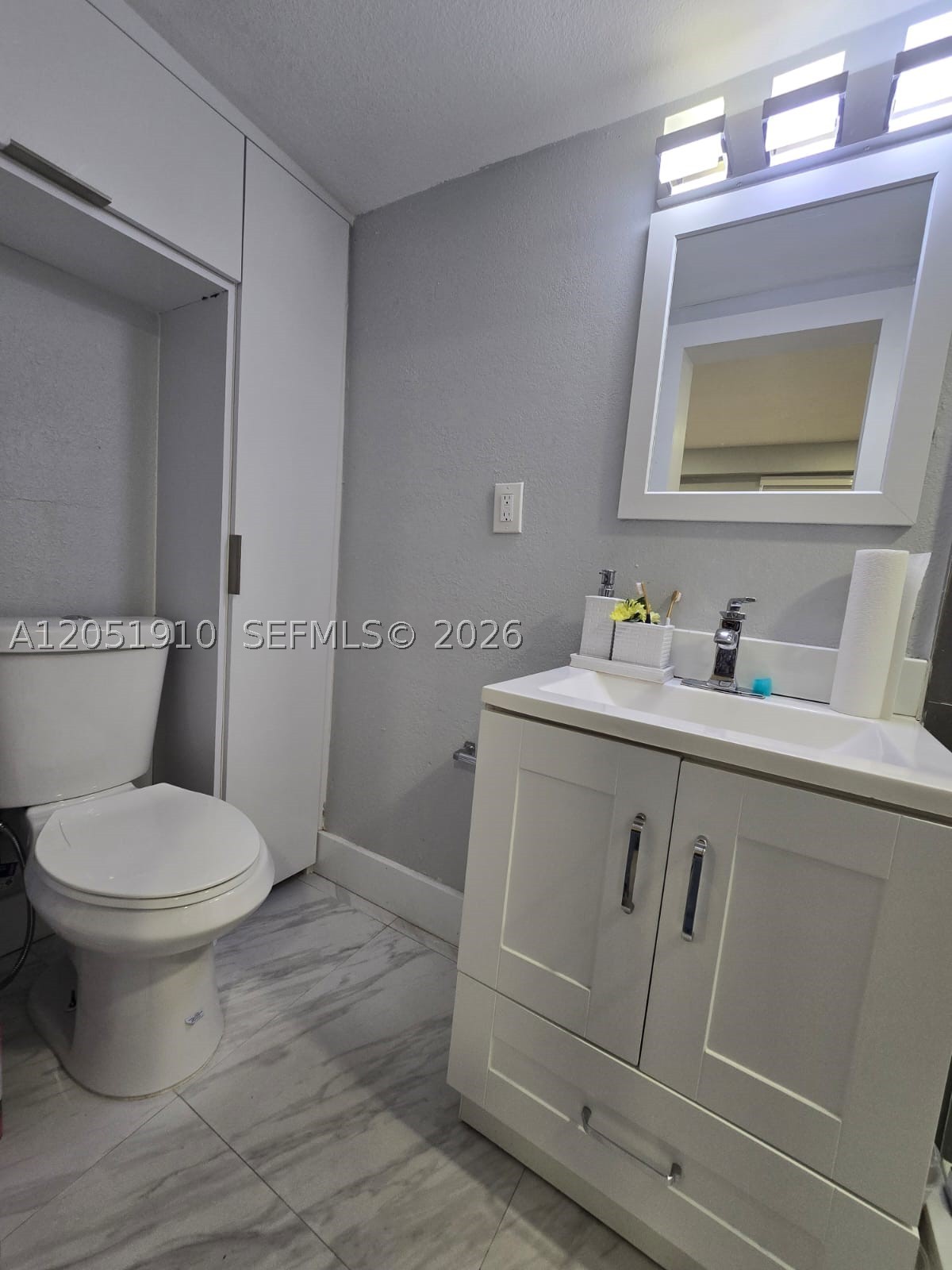 OAK RIDGE VILLAS SEC 1 RE - Residential Lease