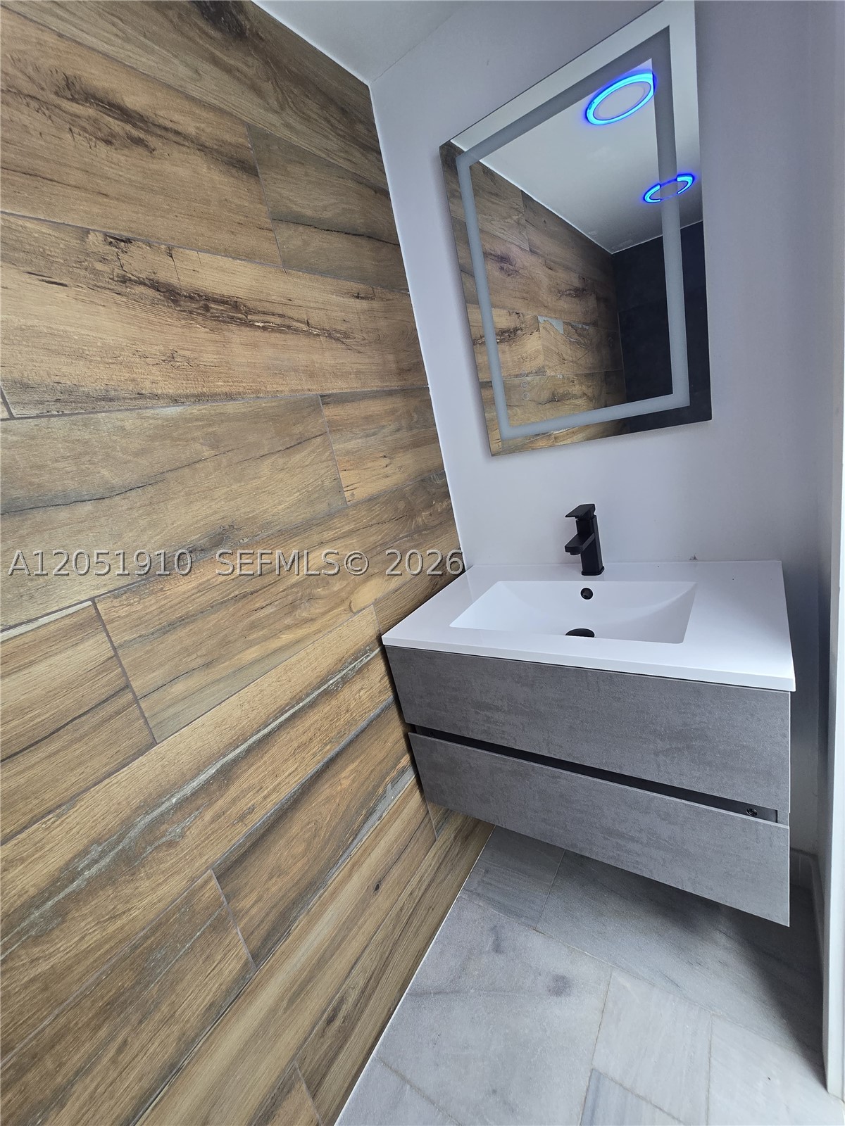 OAK RIDGE VILLAS SEC 1 RE - Residential Lease