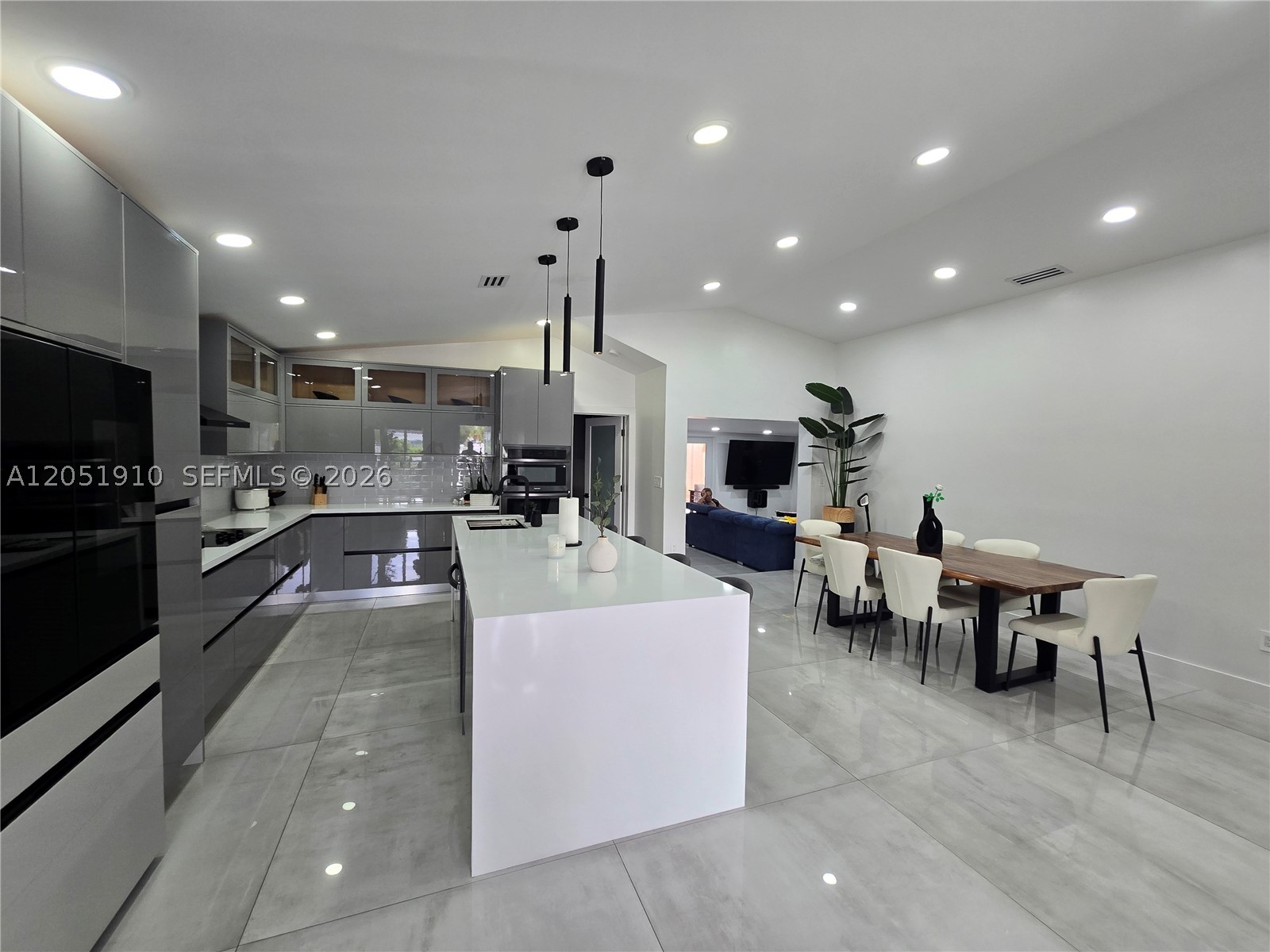 OAK RIDGE VILLAS SEC 1 RE - Residential Lease