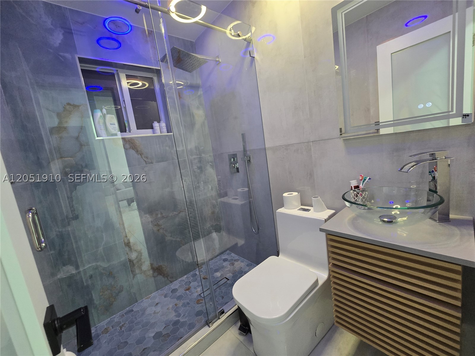OAK RIDGE VILLAS SEC 1 RE - Residential Lease