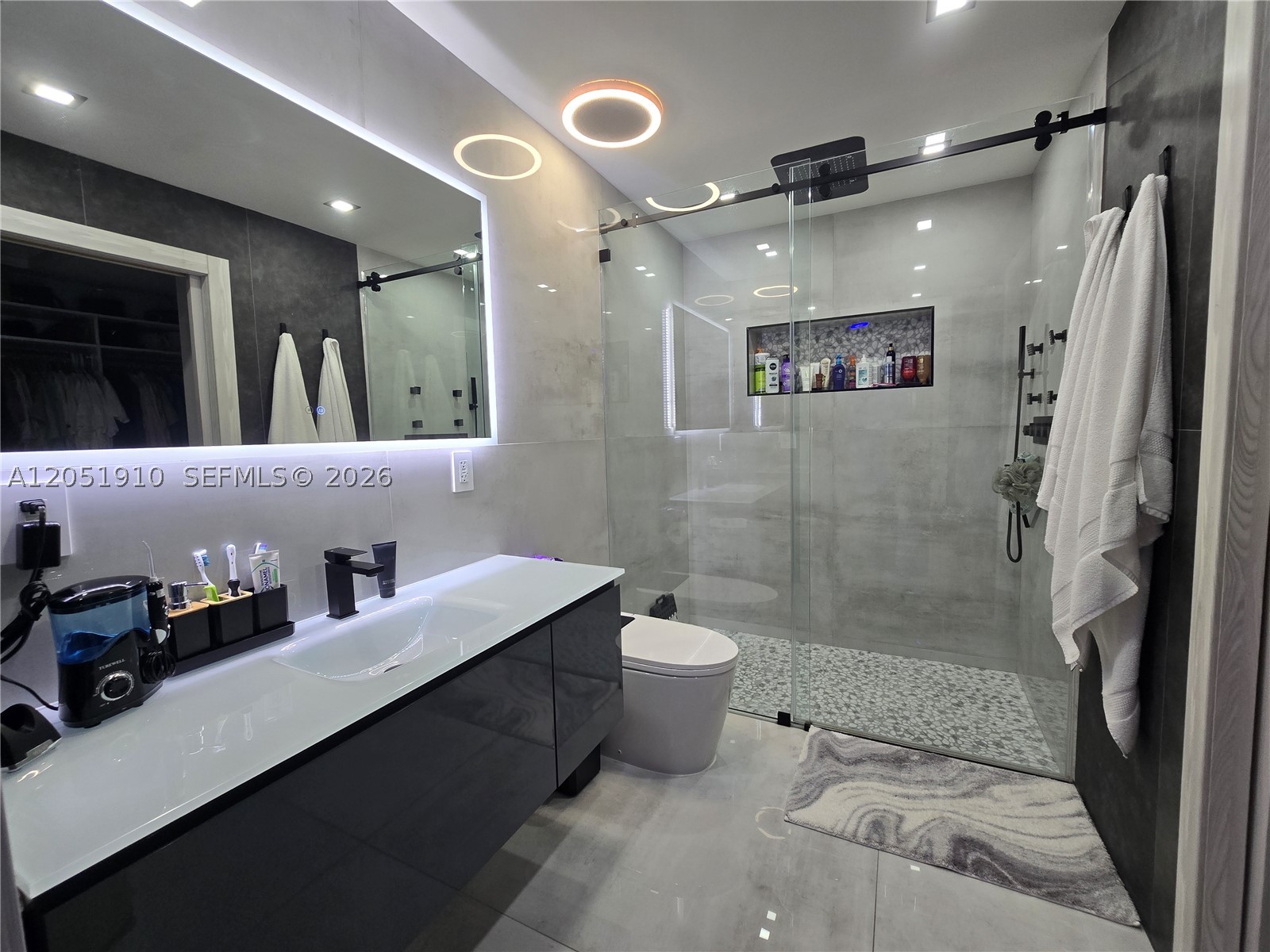 OAK RIDGE VILLAS SEC 1 RE - Residential Lease