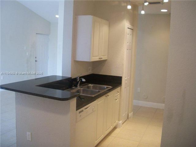 BREEZE OF GALLOWAY CONDO - Residential Lease