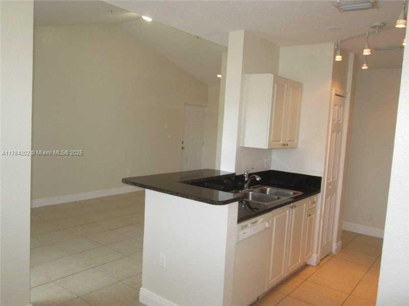 BREEZE OF GALLOWAY CONDO - Residential Lease