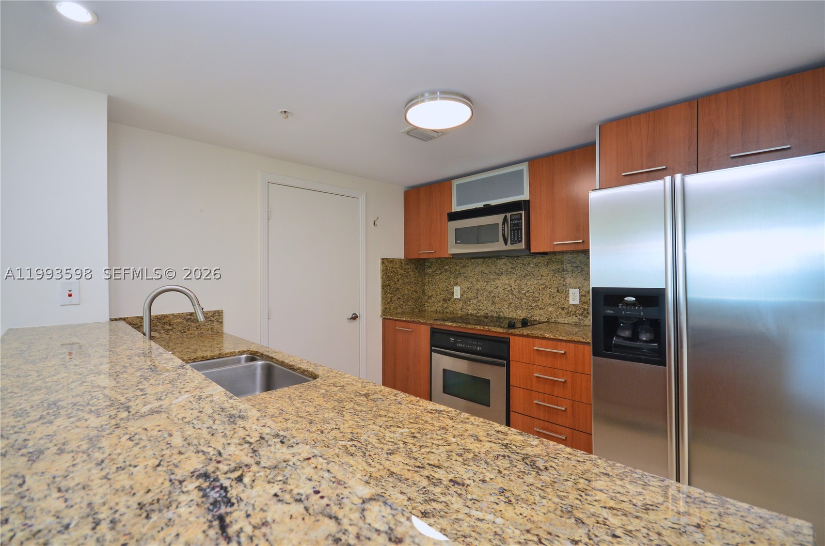 METROPOLIS I AT DADELAND - Residential
