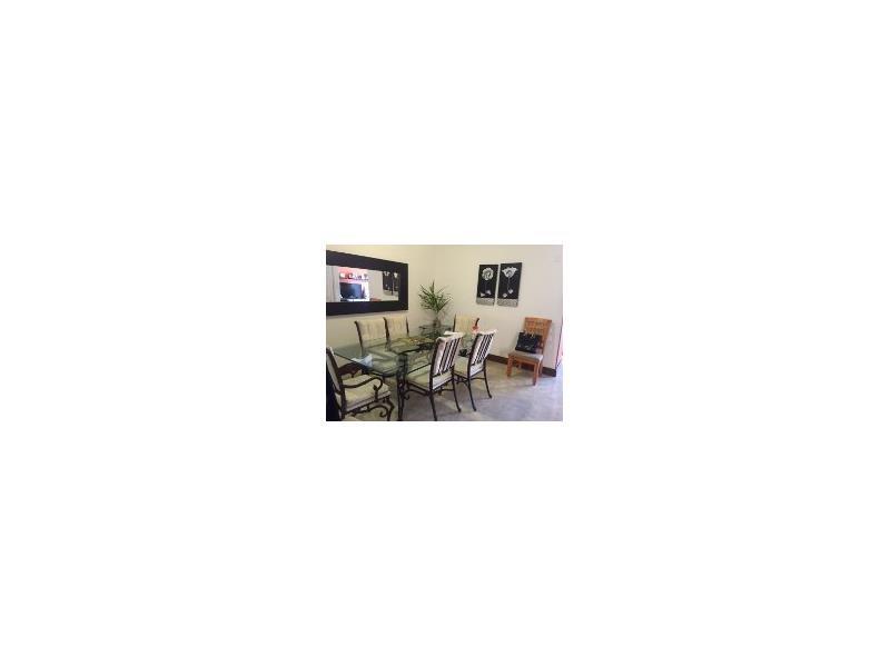 NICE TOWNHOUSE FOR SALE!!!!! PAVERS IN PATIO.