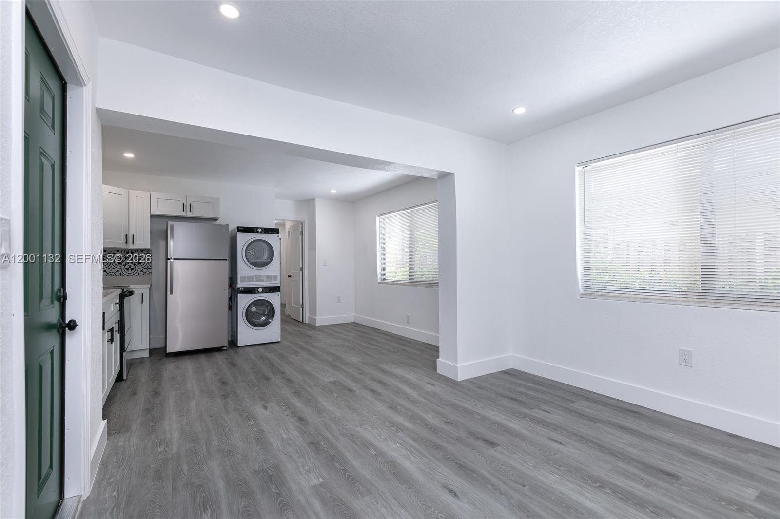 SUN LAND PARK - Residential Lease
