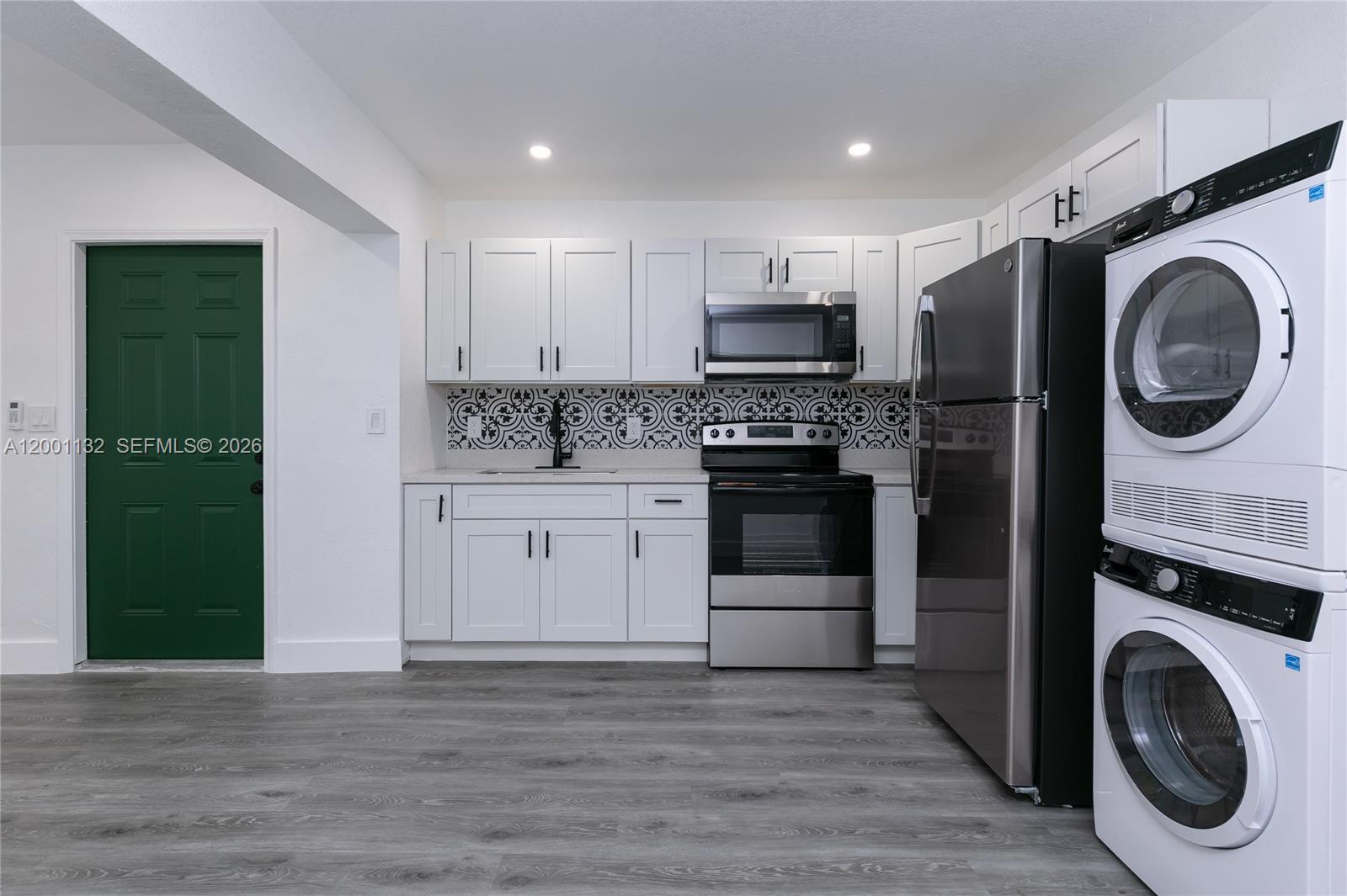 SUN LAND PARK - Residential Lease